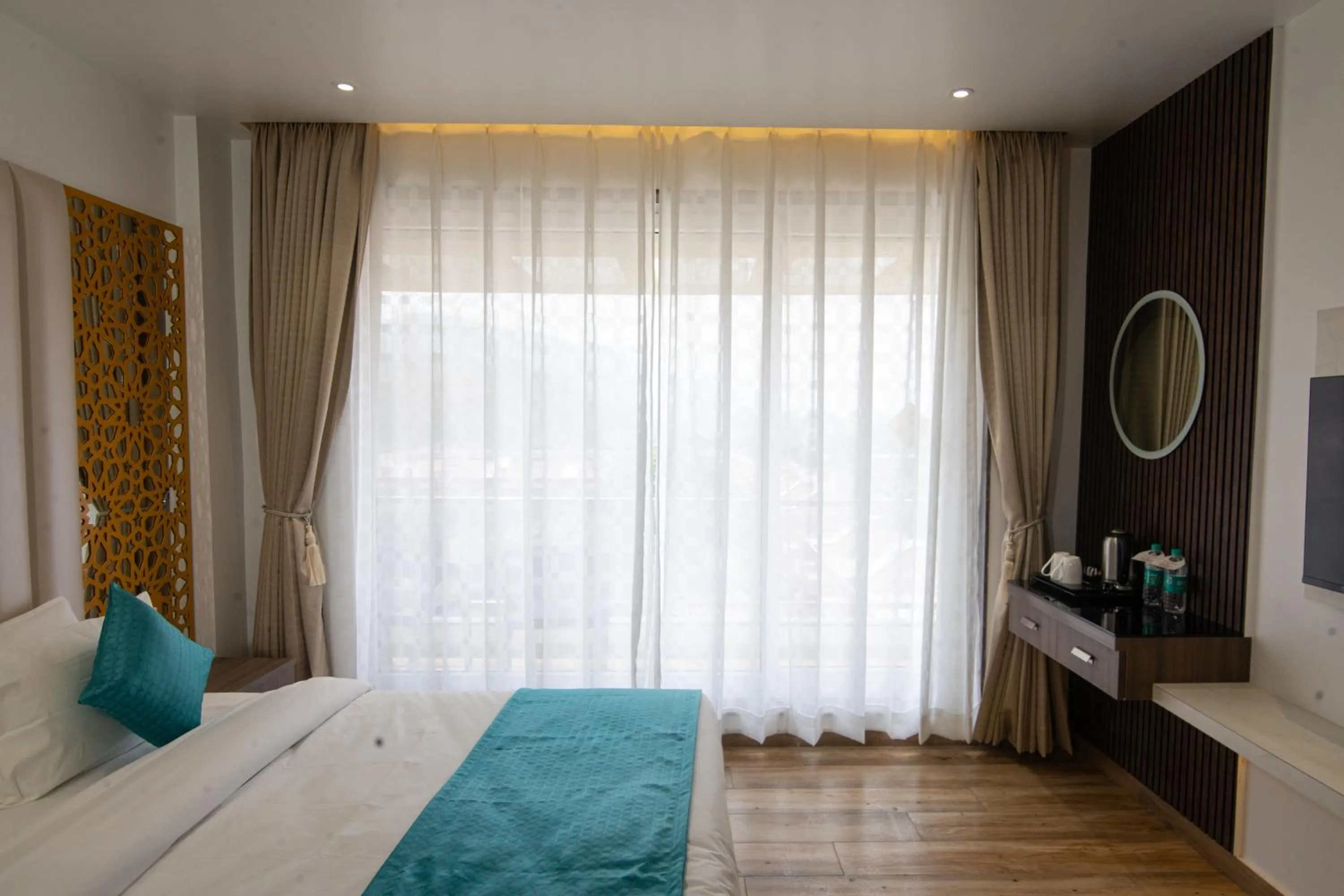 Bedroom, Bed in Hotel Yog Vashishth