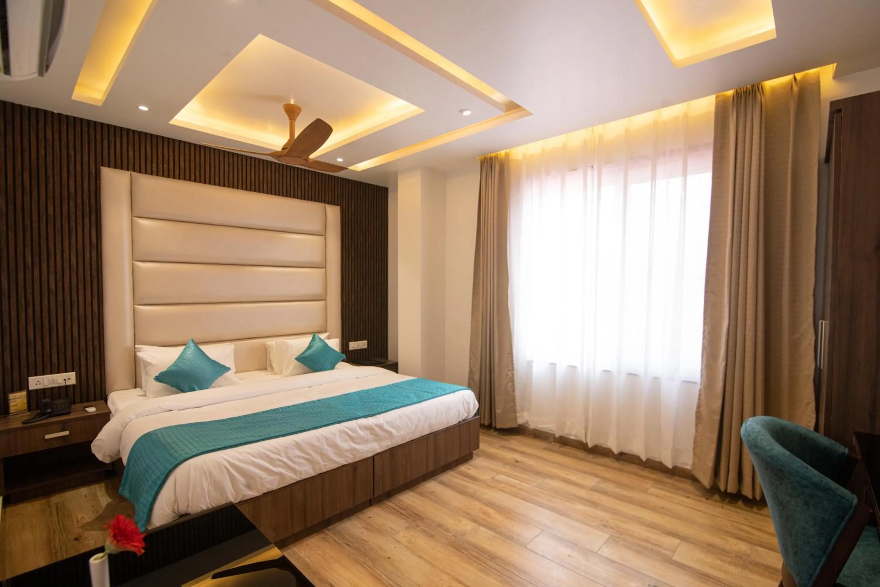 Bedroom, Bed in Hotel Yog Vashishth