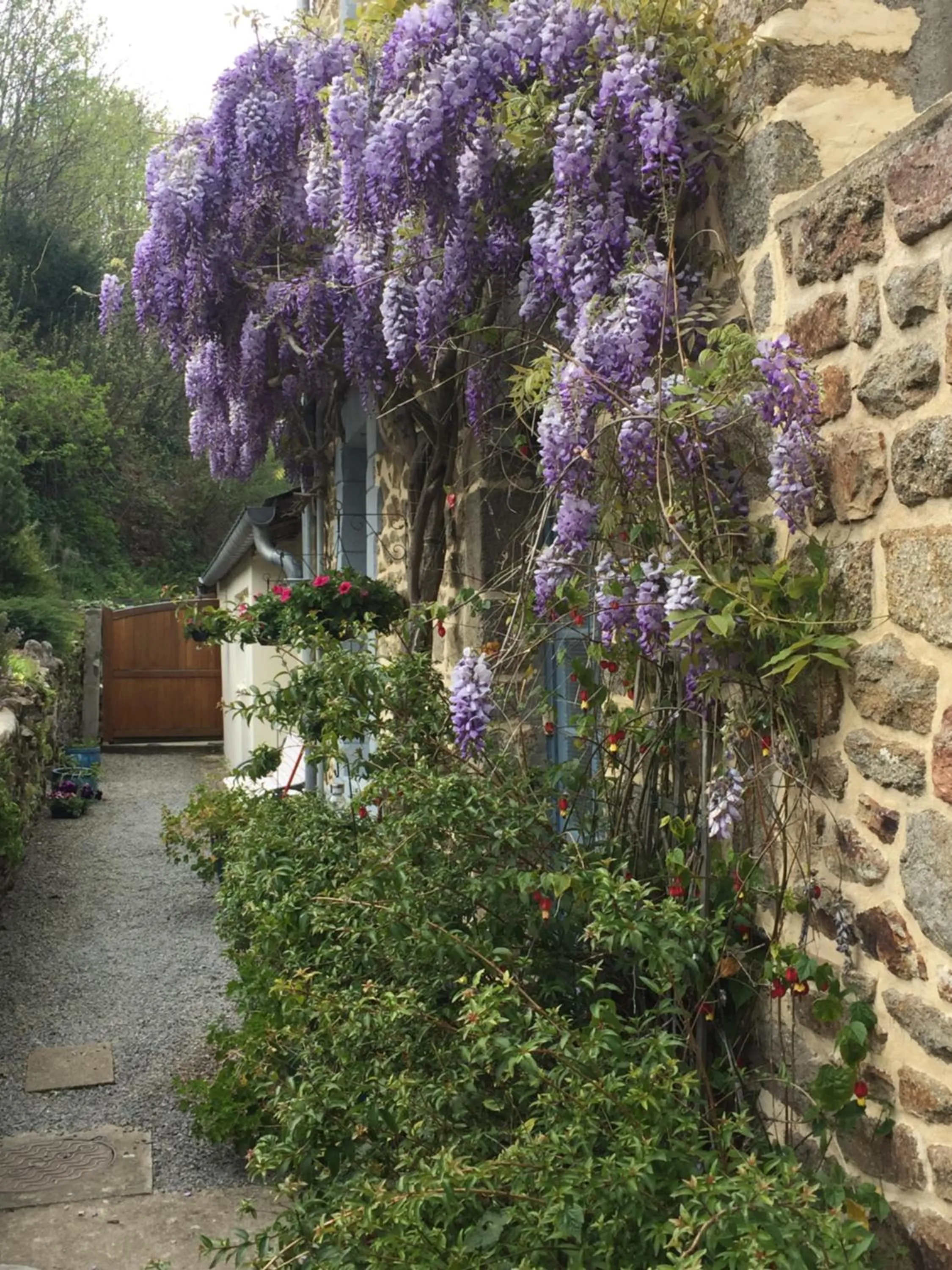 Facade/entrance in Au Bon Accueil