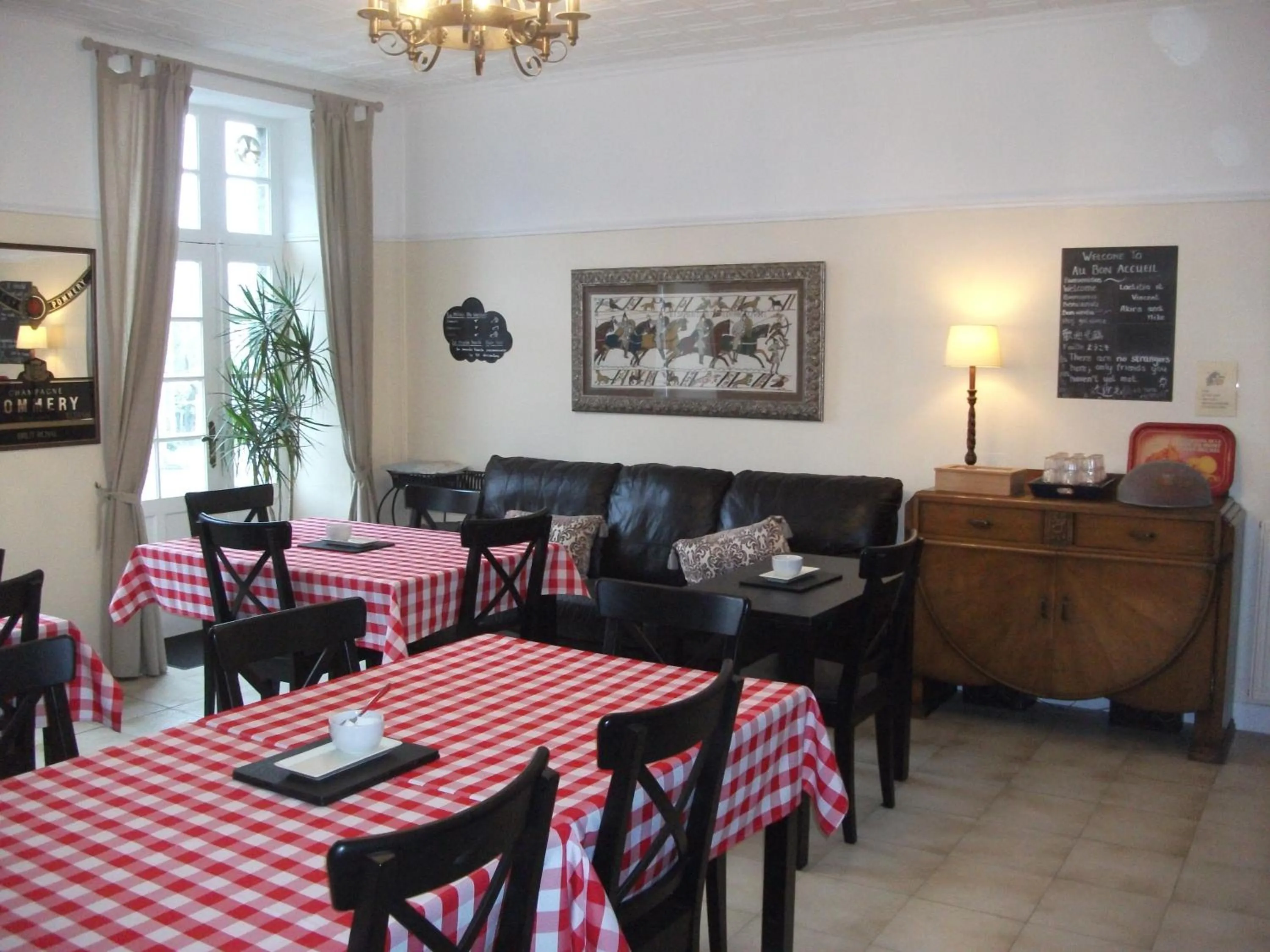 Dining area in Au Bon Accueil