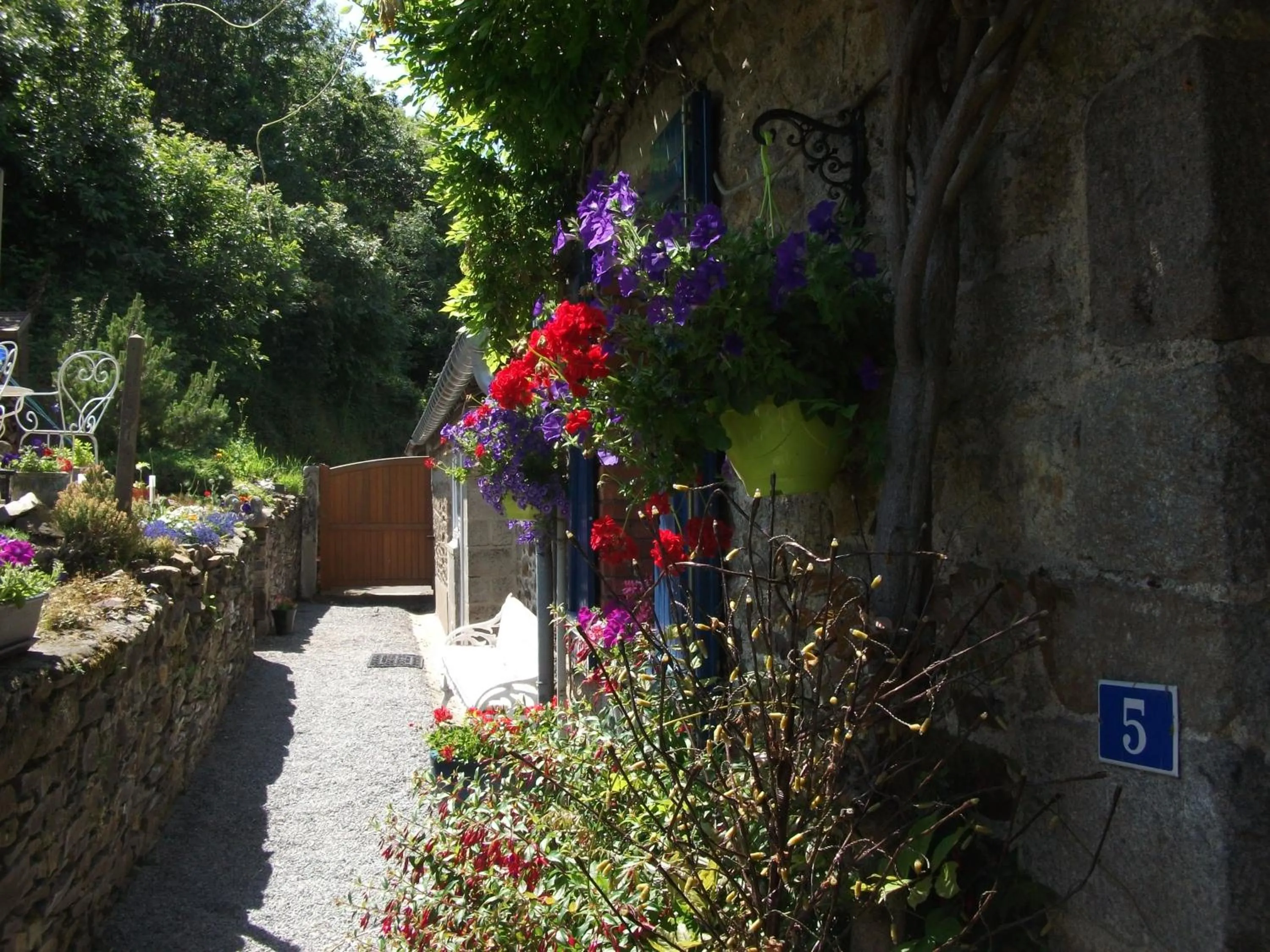 Facade/entrance in Au Bon Accueil