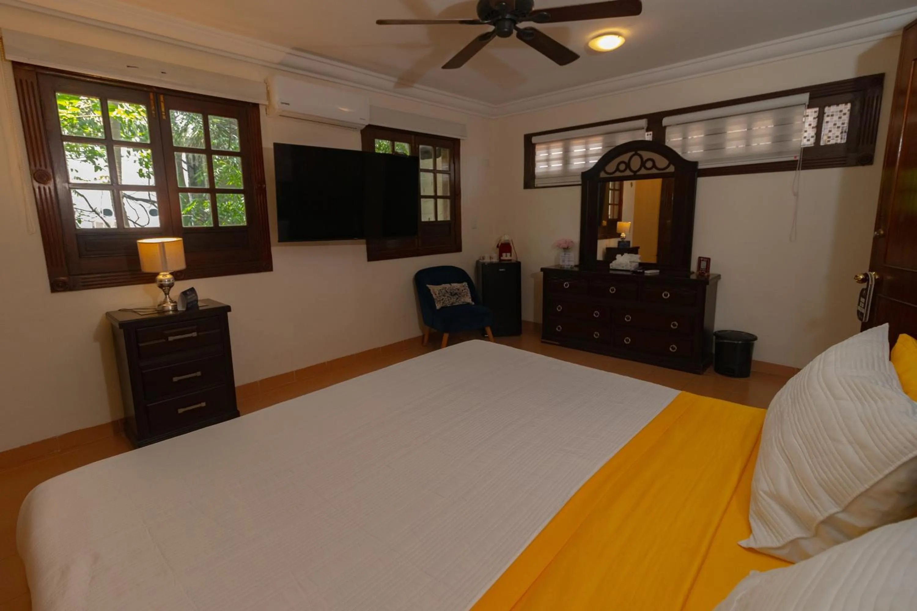 Photo of the whole room, Bed in Hotel Boutique Villas Segovia Cozumel