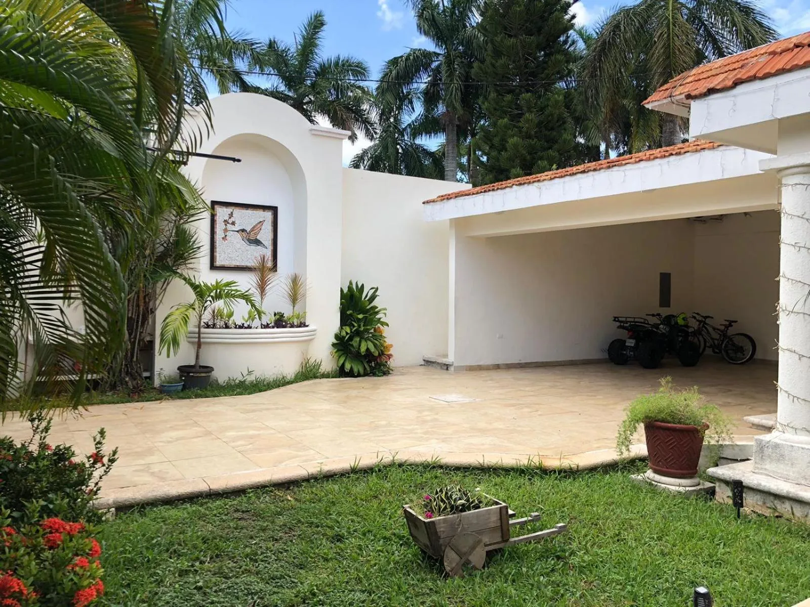 Parking in Hotel Boutique Villas Segovia Cozumel