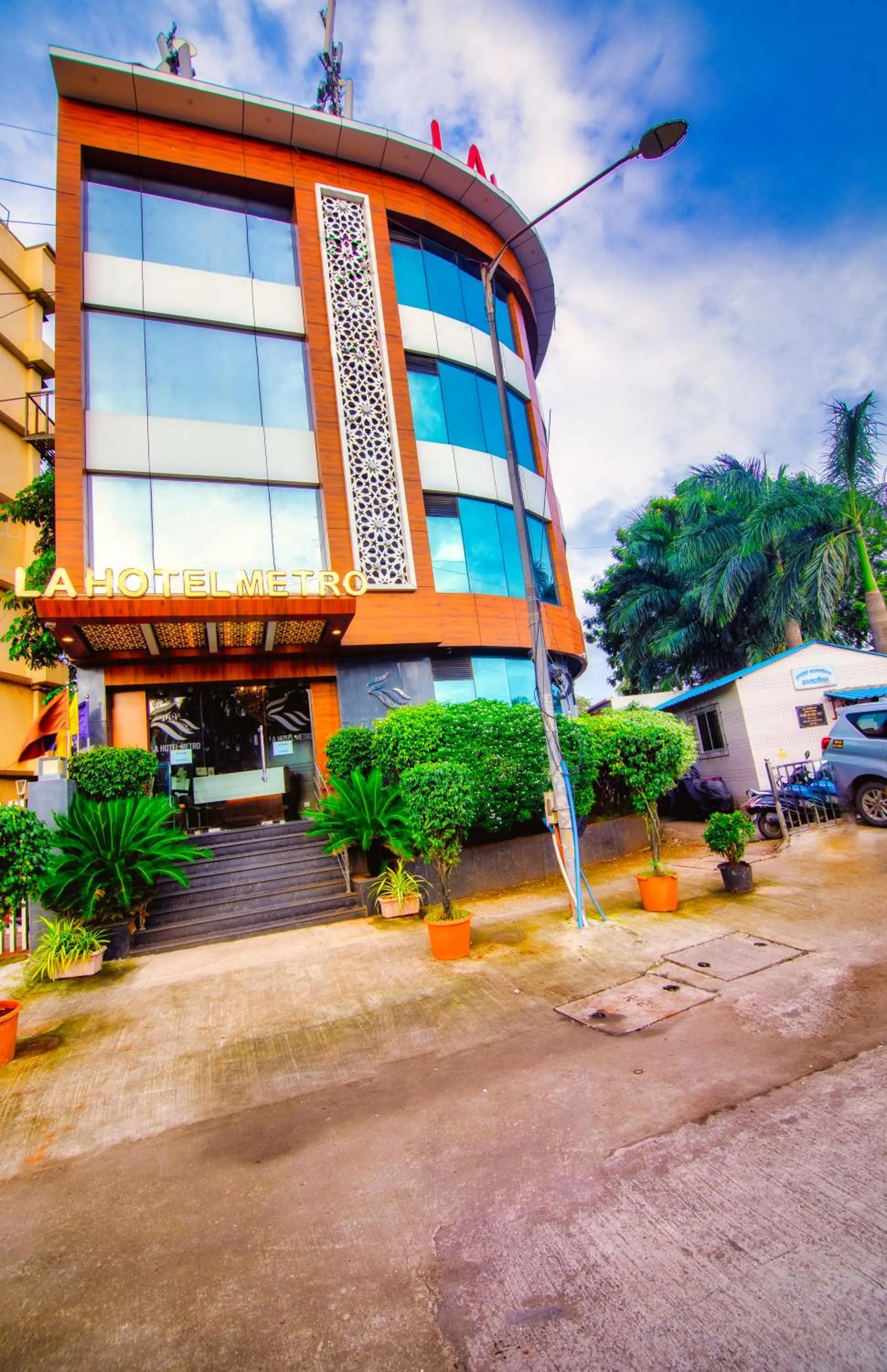 Property building in La Hotel Metro near BKC