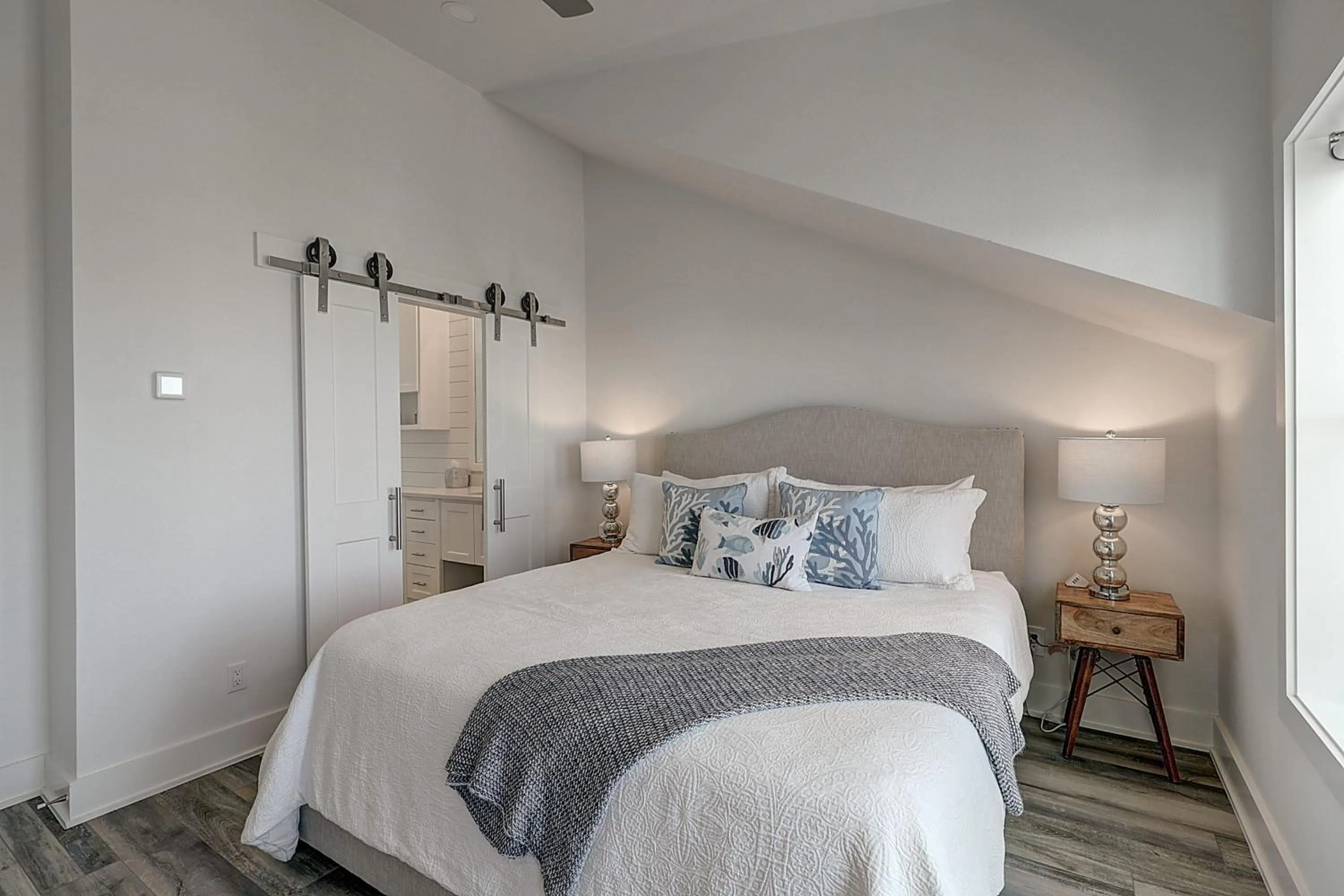 Other, Bed in Just Wanna Have Sun 288 HI