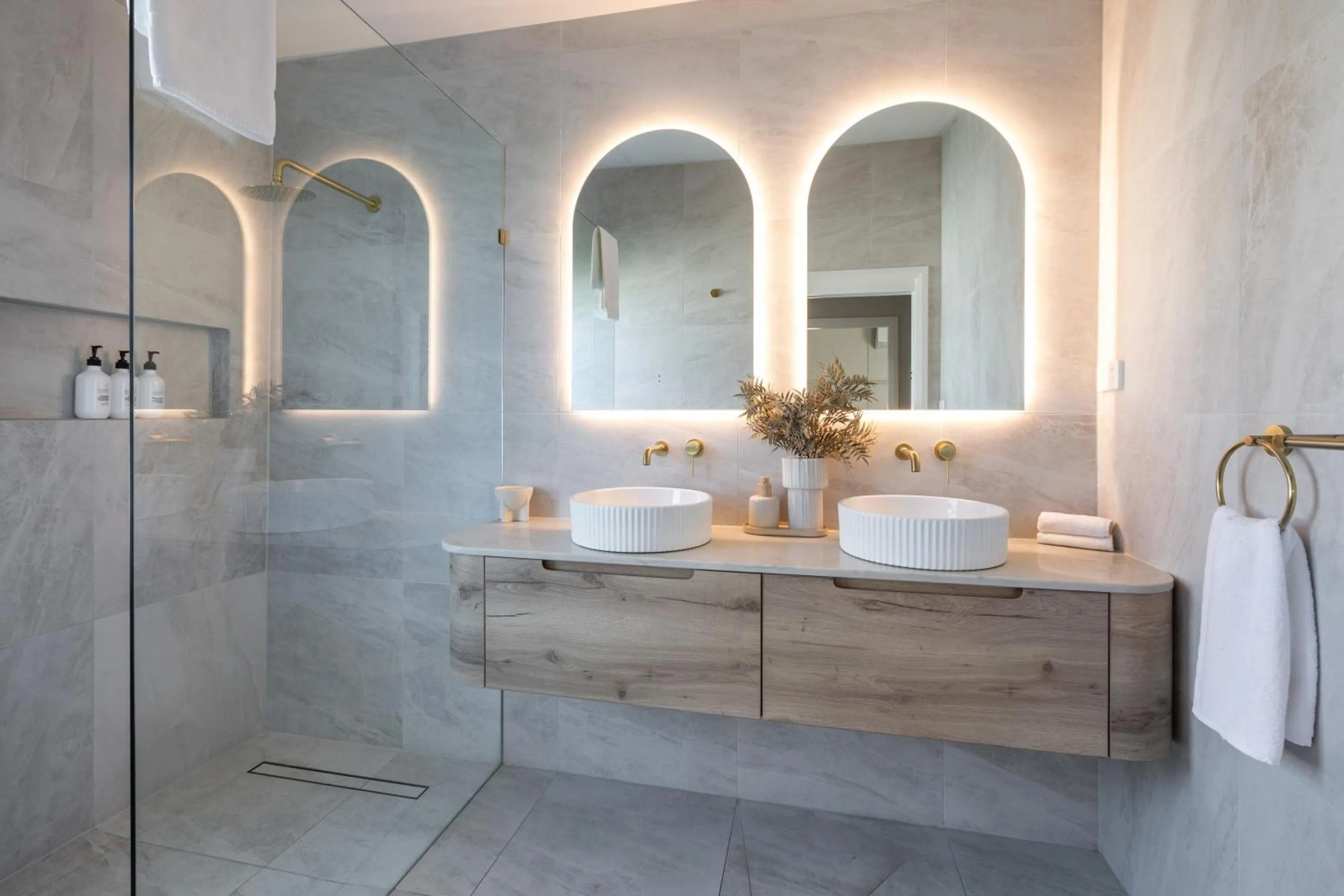 Shower in Pokolbin Farm Stay