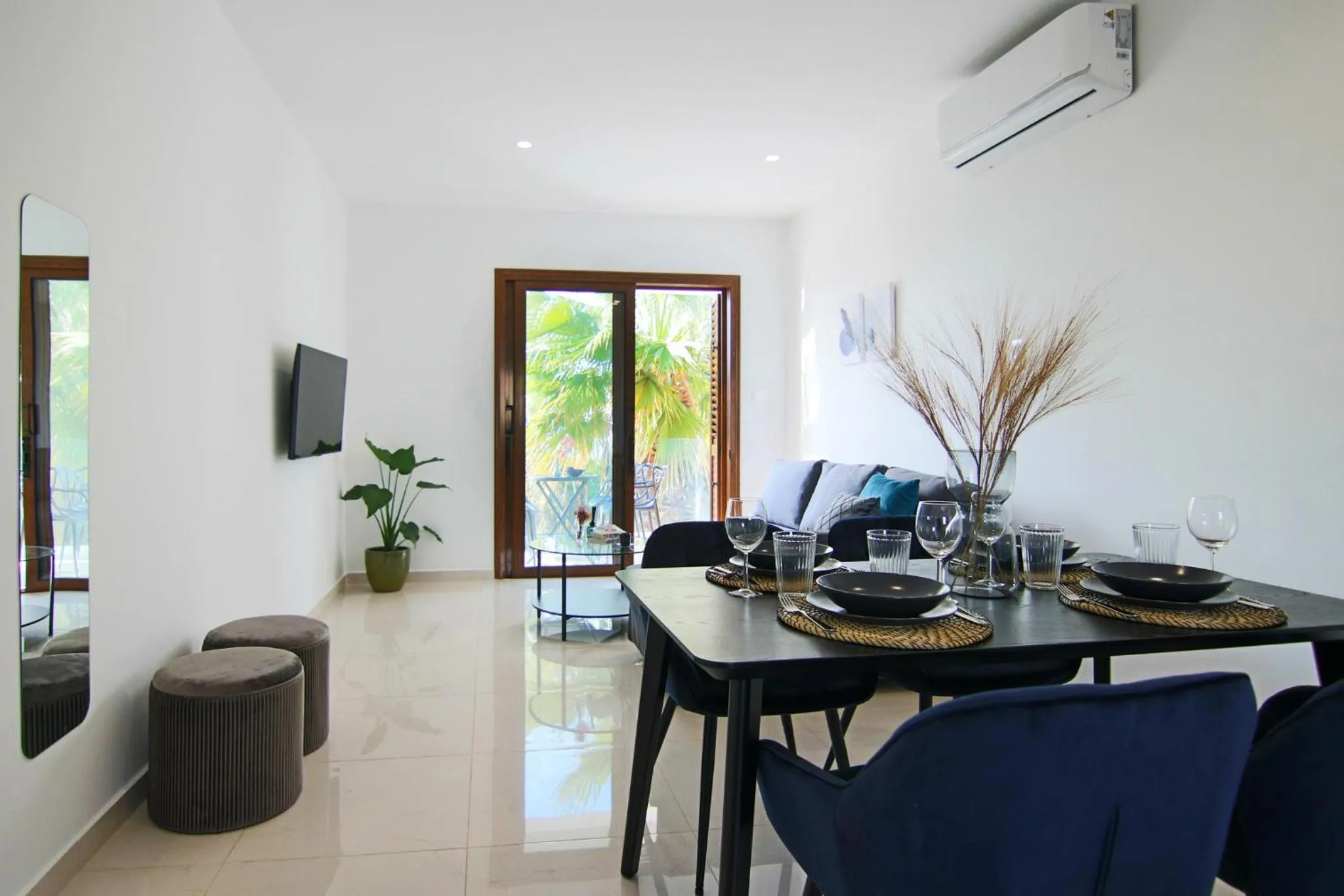 Living room in Phaedrus Living: Seaside Flat Constantinos 113