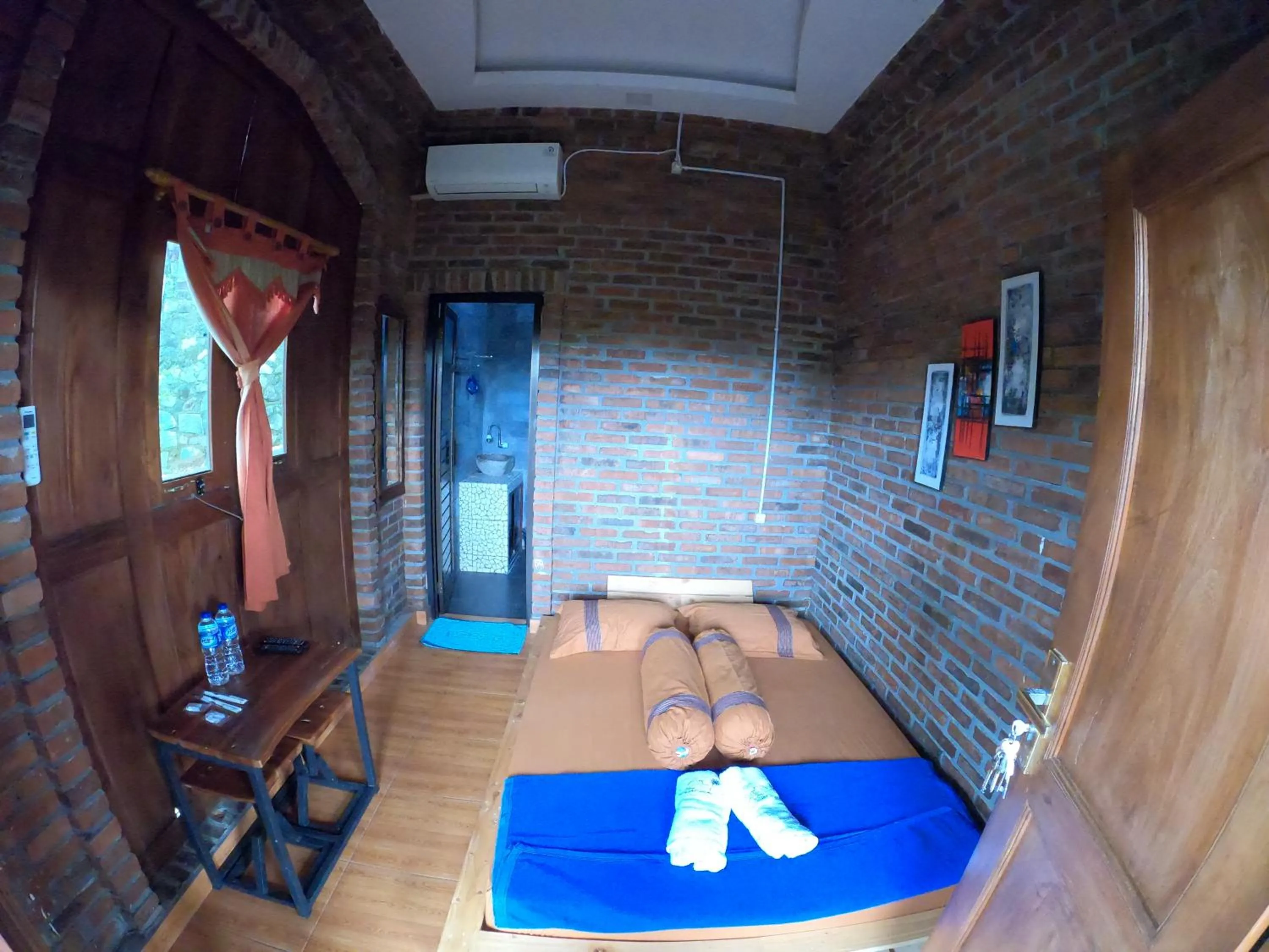 Photo of the whole room, Bed in Wisma Pancoeran