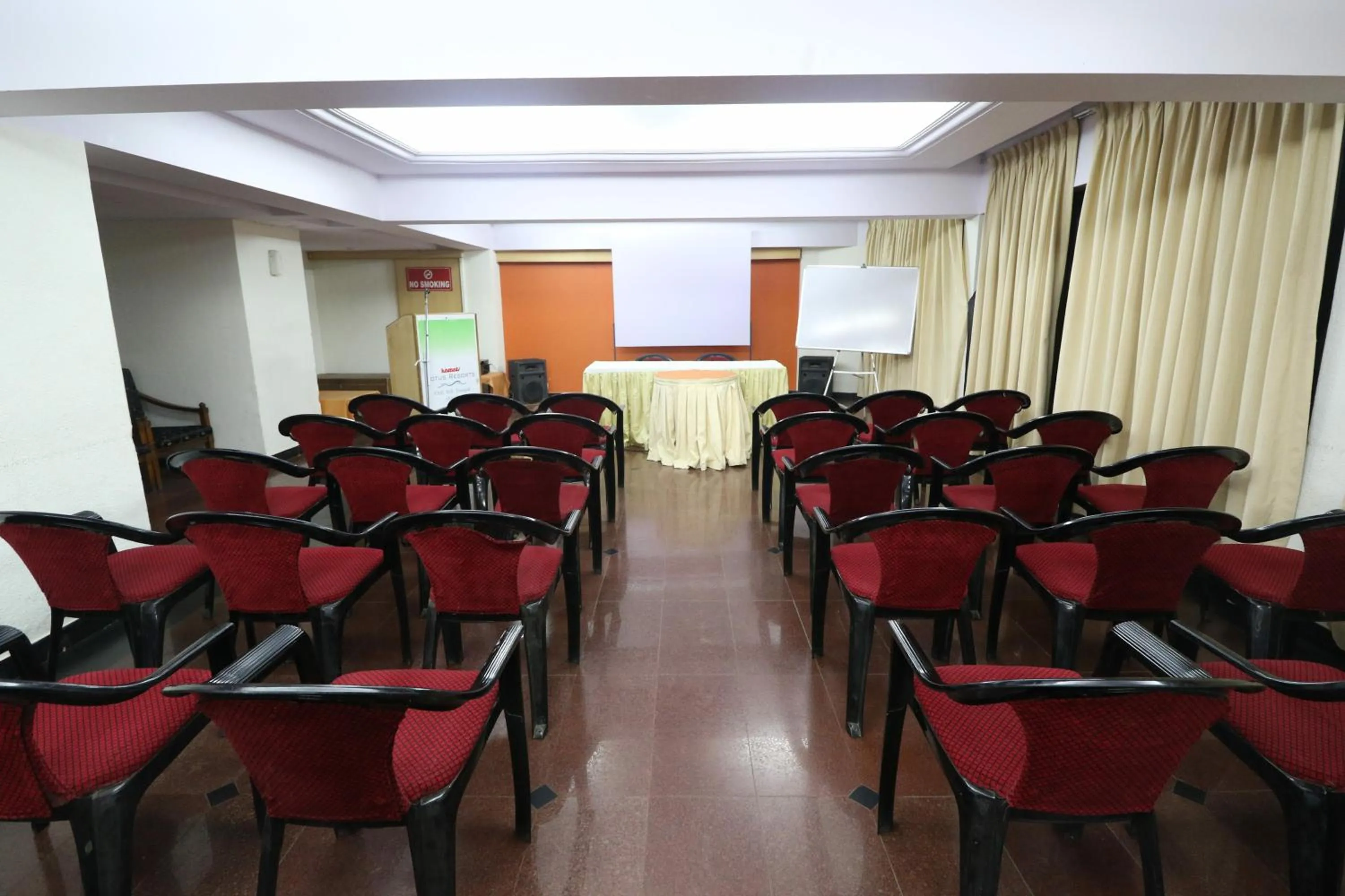 Banquet/Function facilities in VITS Kamats Resort, Silvassa