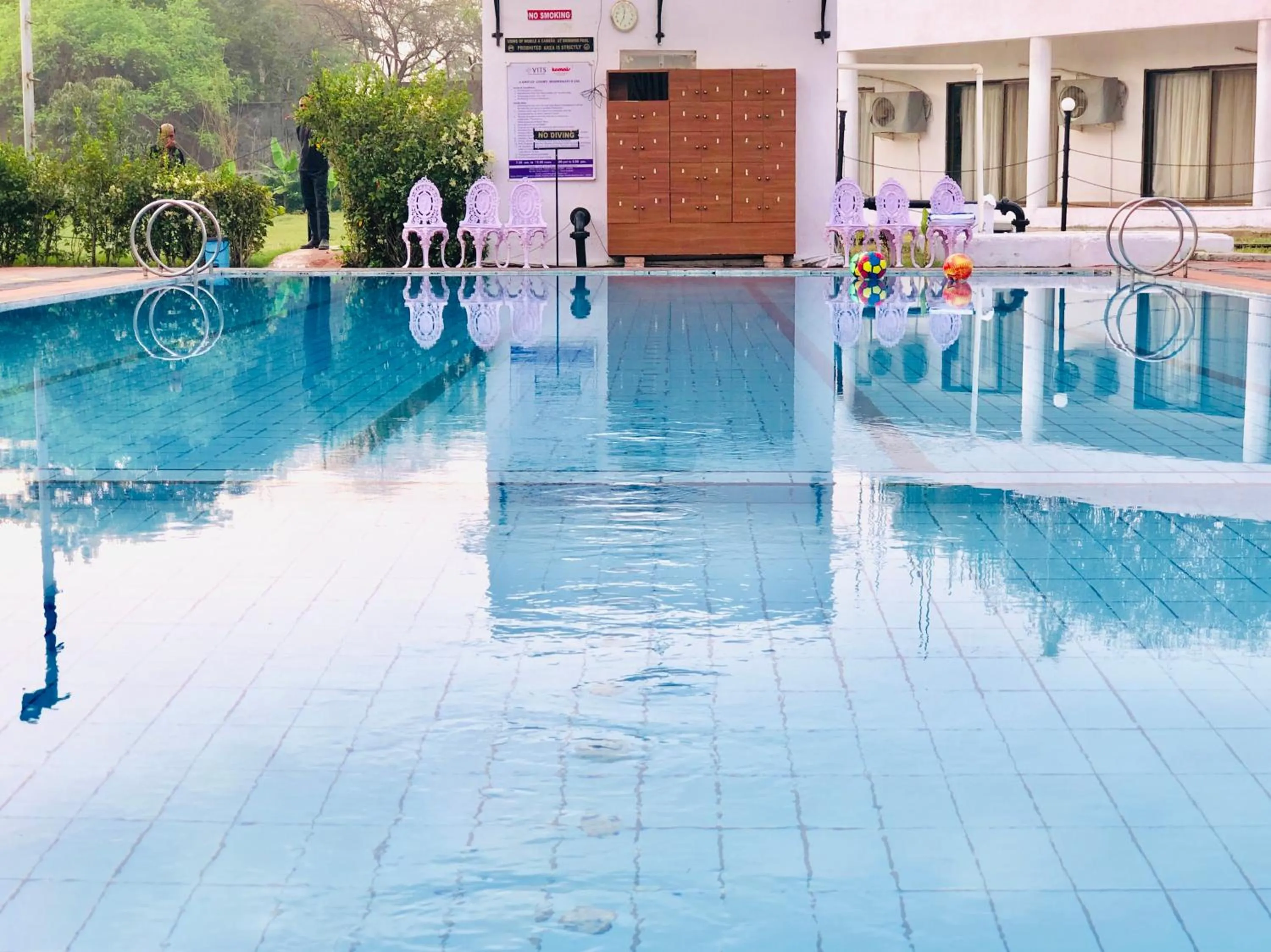 Swimming pool in VITS Kamats Resort, Silvassa