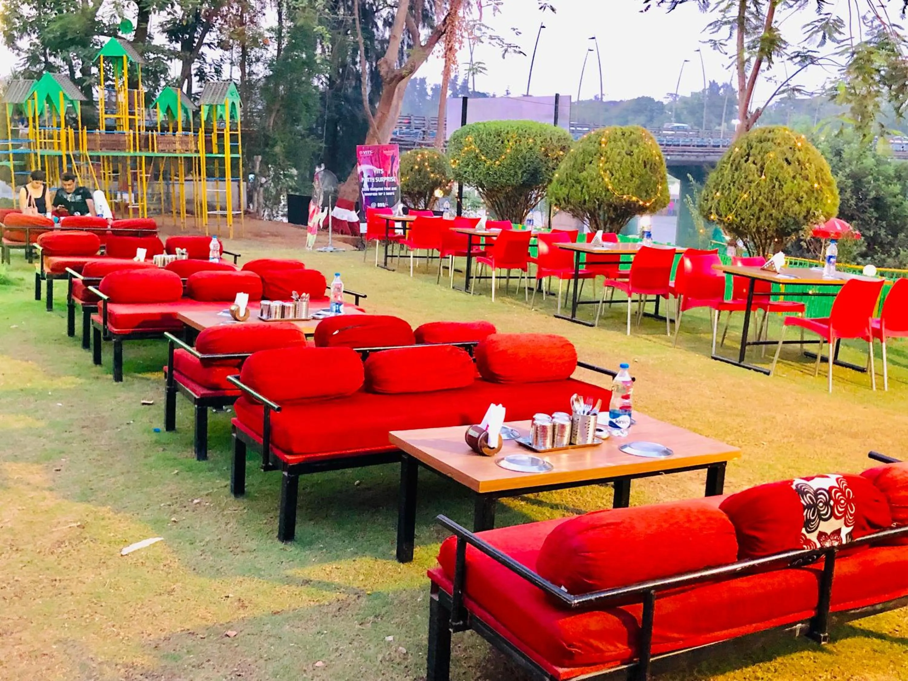 Lounge or bar in VITS Kamats Resort, Silvassa
