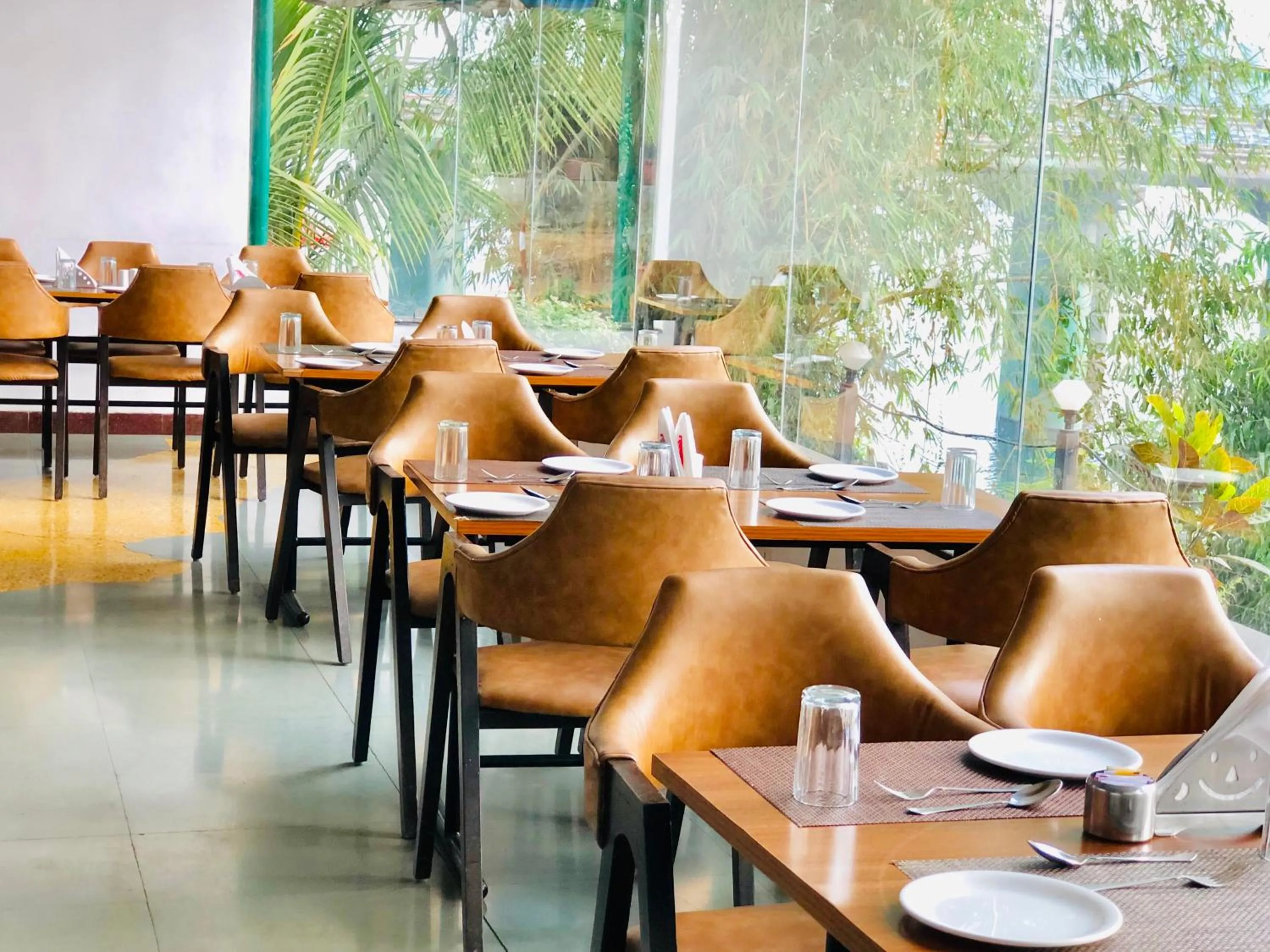 Restaurant/places to eat in VITS Kamats Resort, Silvassa