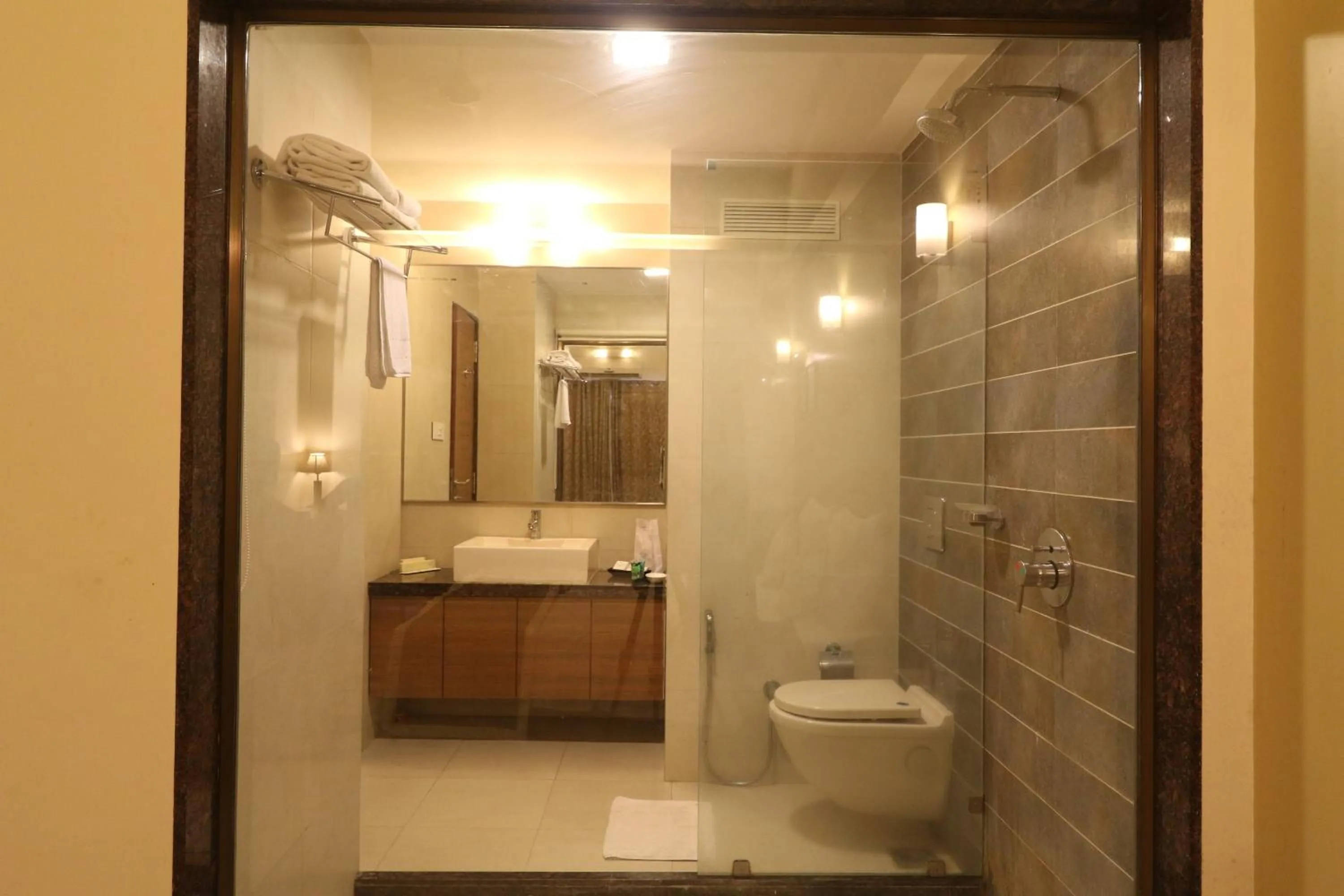 Bathroom in VITS Kamats Resort, Silvassa