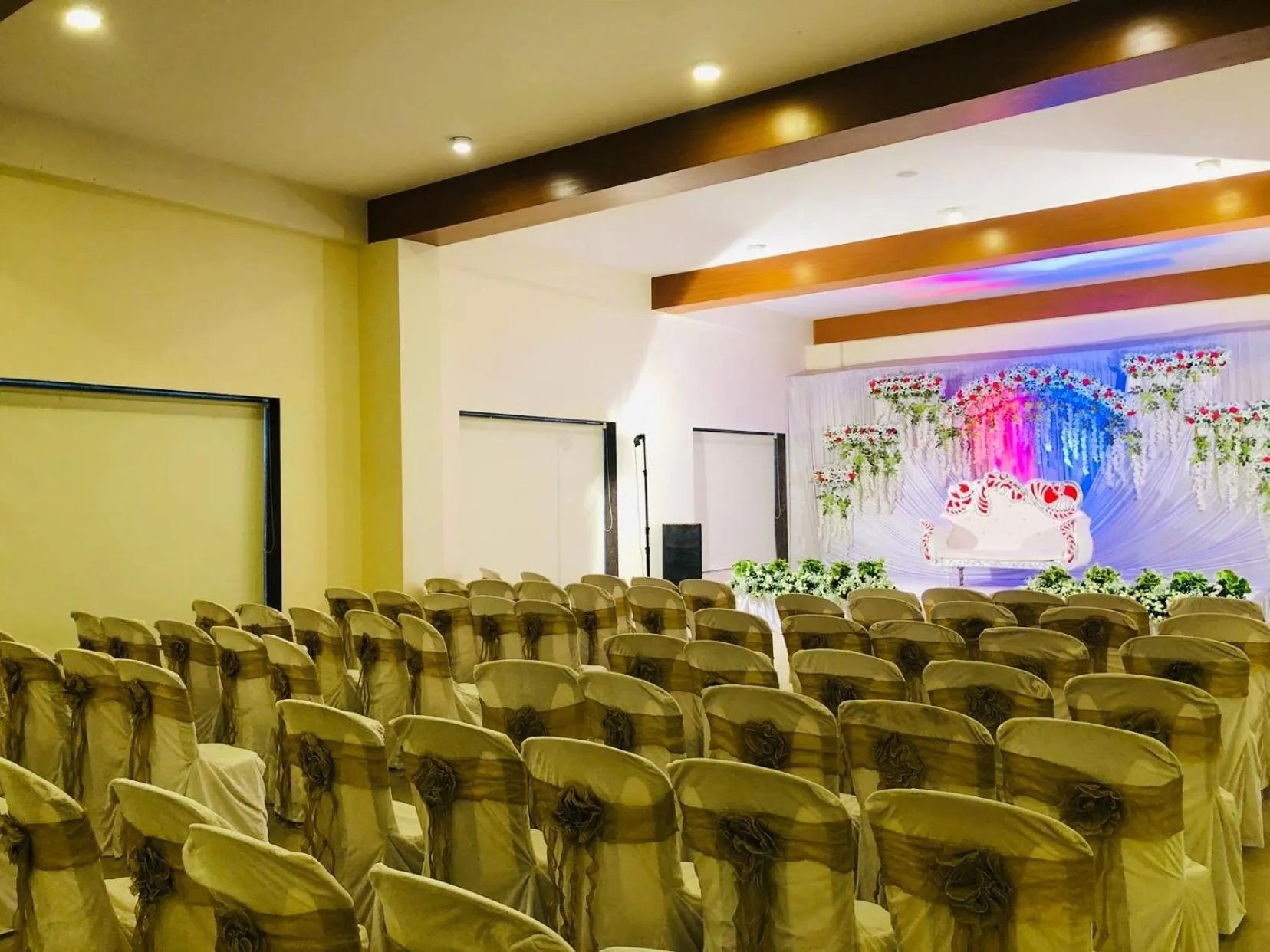 Banquet/Function facilities in VITS Kamats Resort, Silvassa