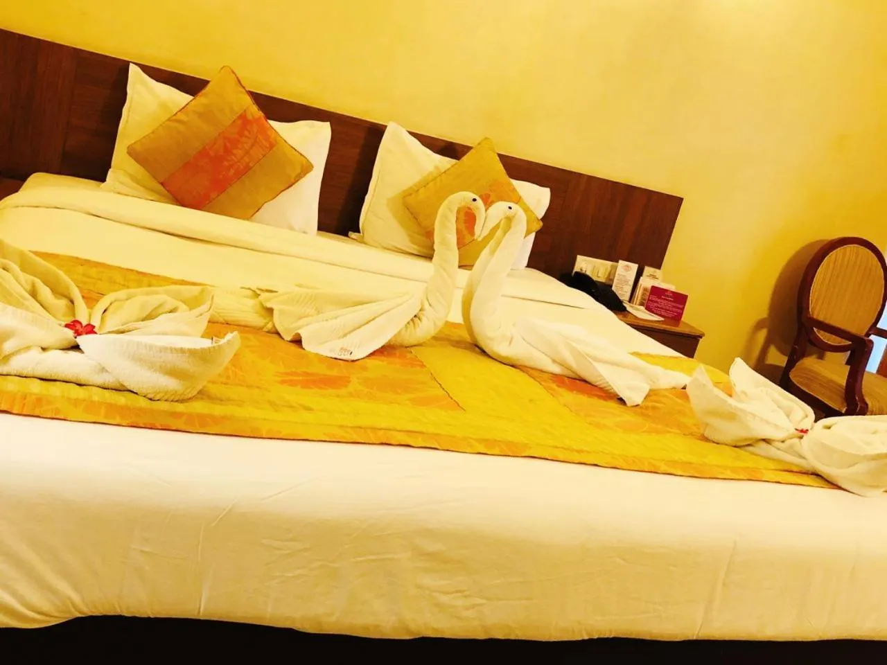 Bed in VITS Kamats Resort, Silvassa