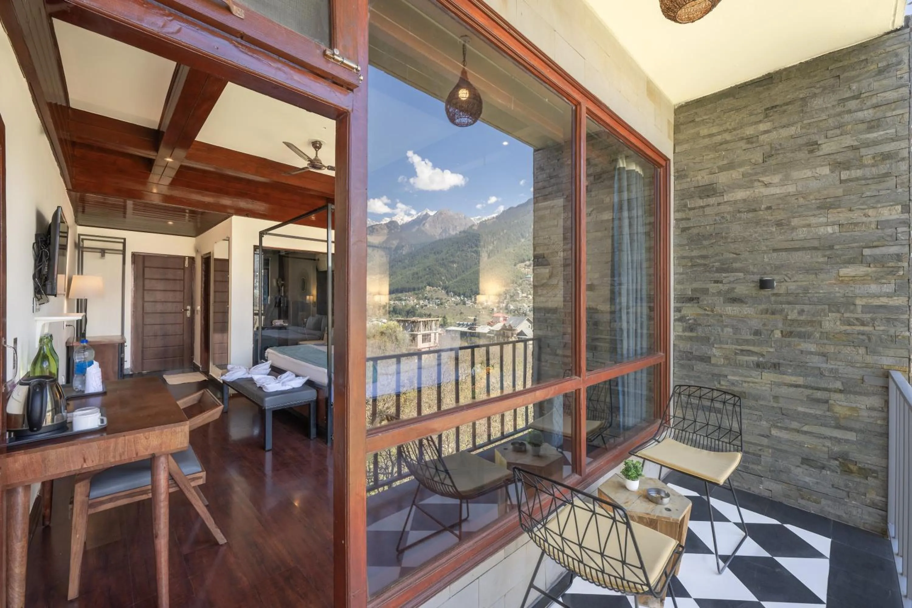 Balcony/Terrace in Echor Himalayan Aurum Manali