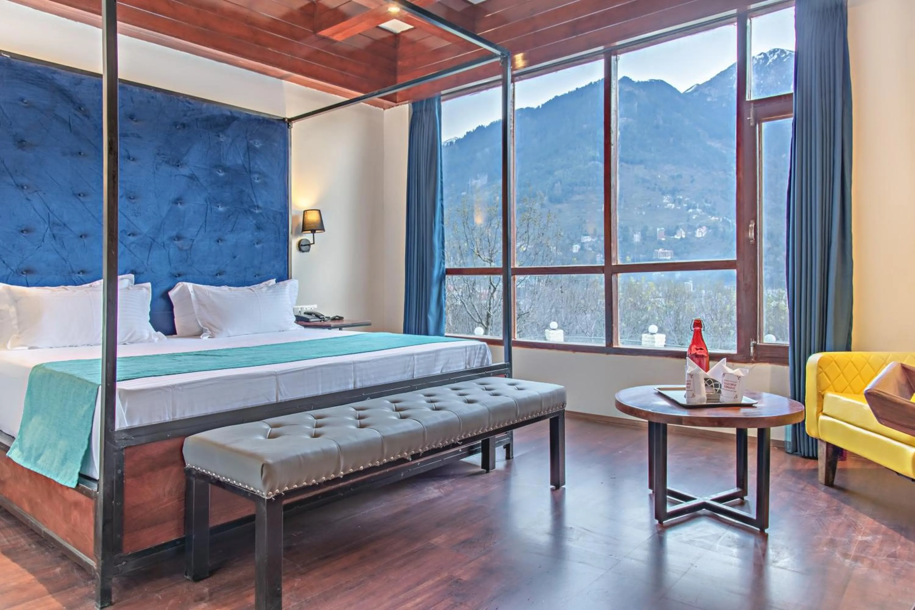 Bed in Echor Himalayan Aurum Manali