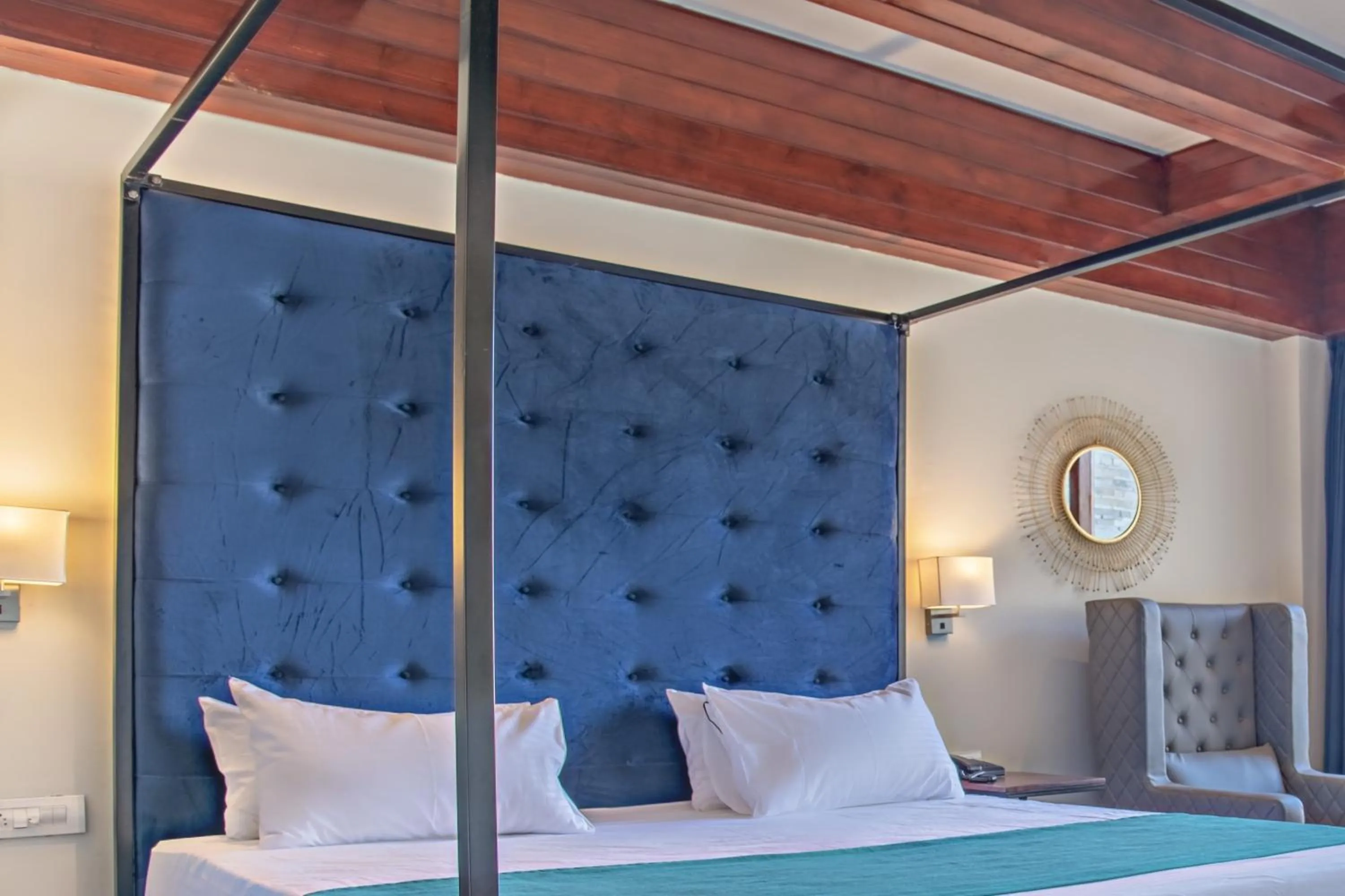 Bed in Echor Himalayan Aurum Manali