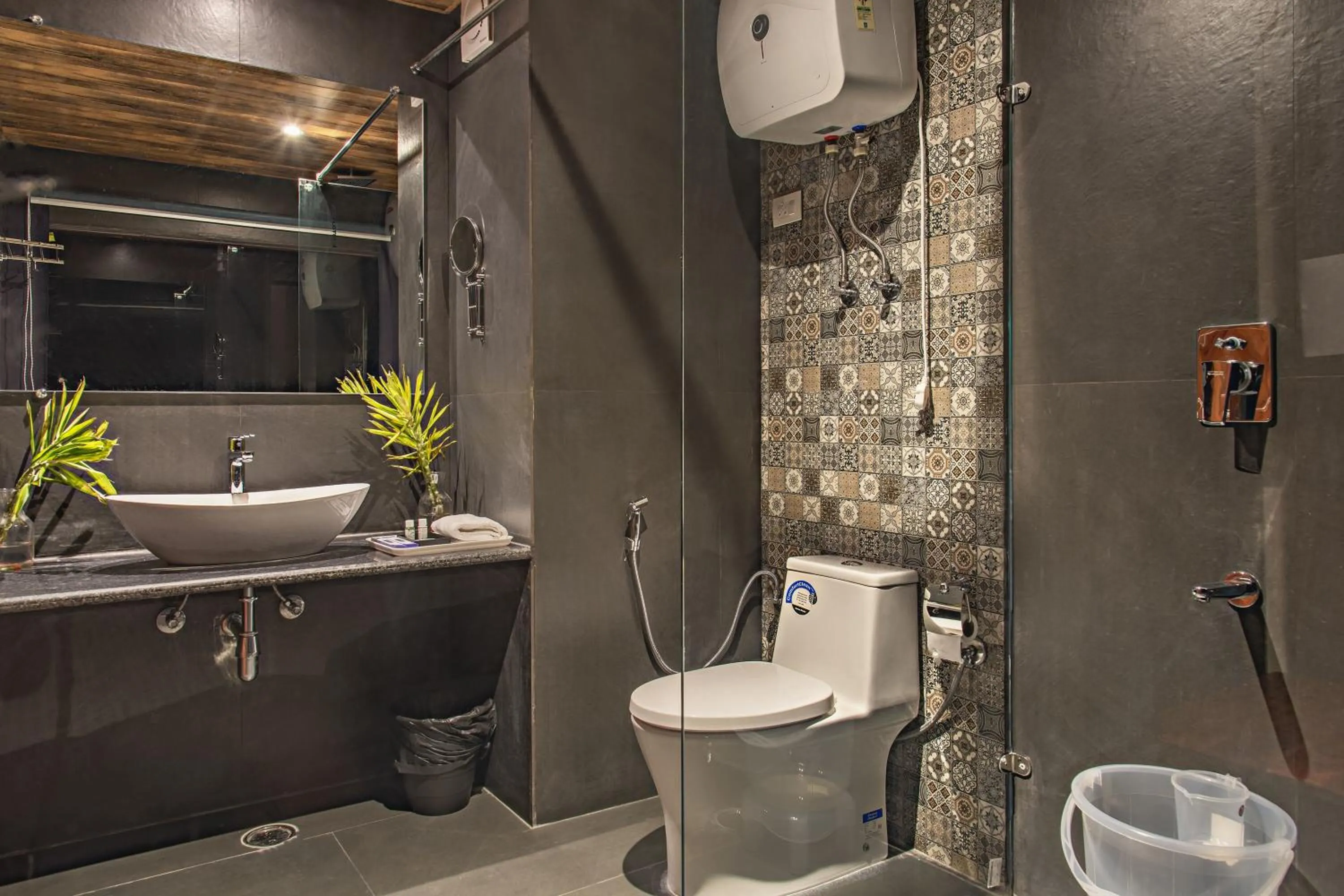 Shower in Echor Himalayan Aurum Manali