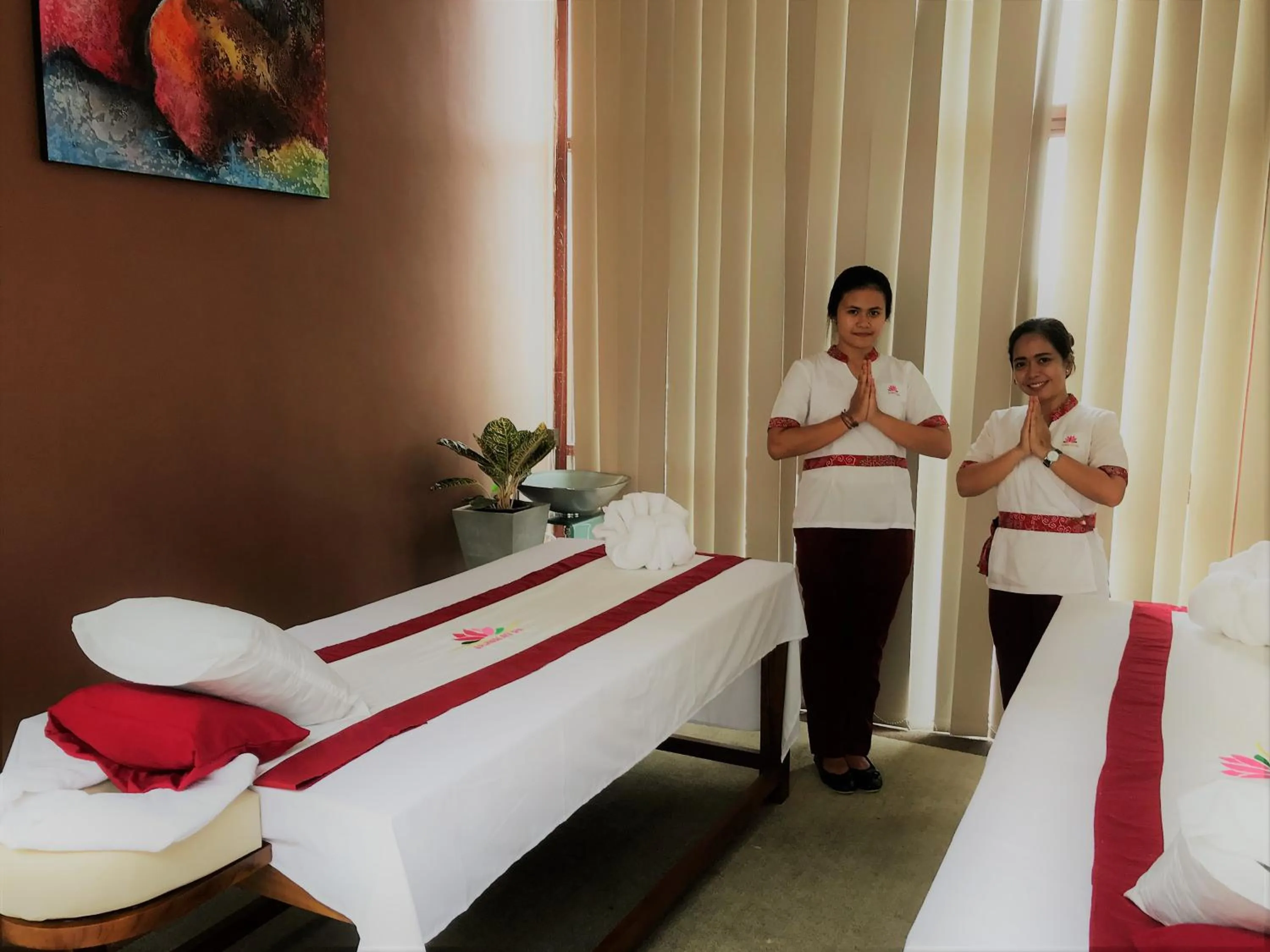 Massage in Garton's Cape