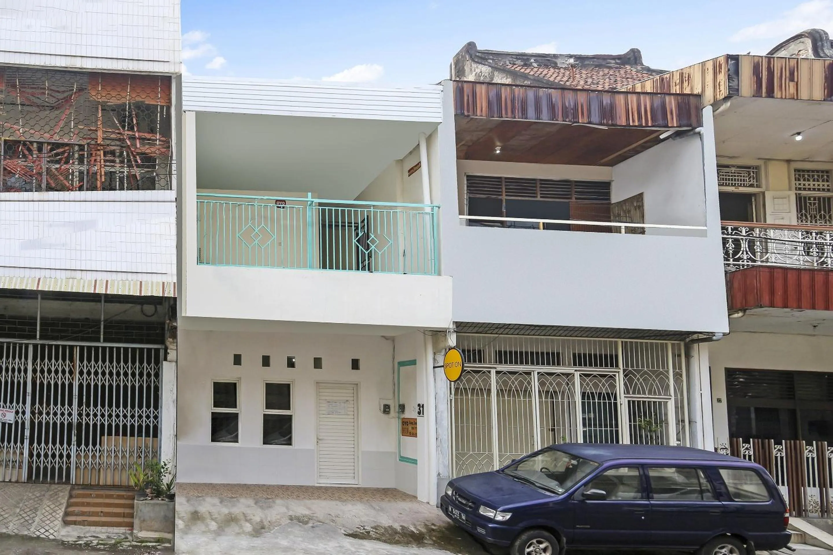 Facade/entrance in Hotel O Gang Tengah Homestay Syariah