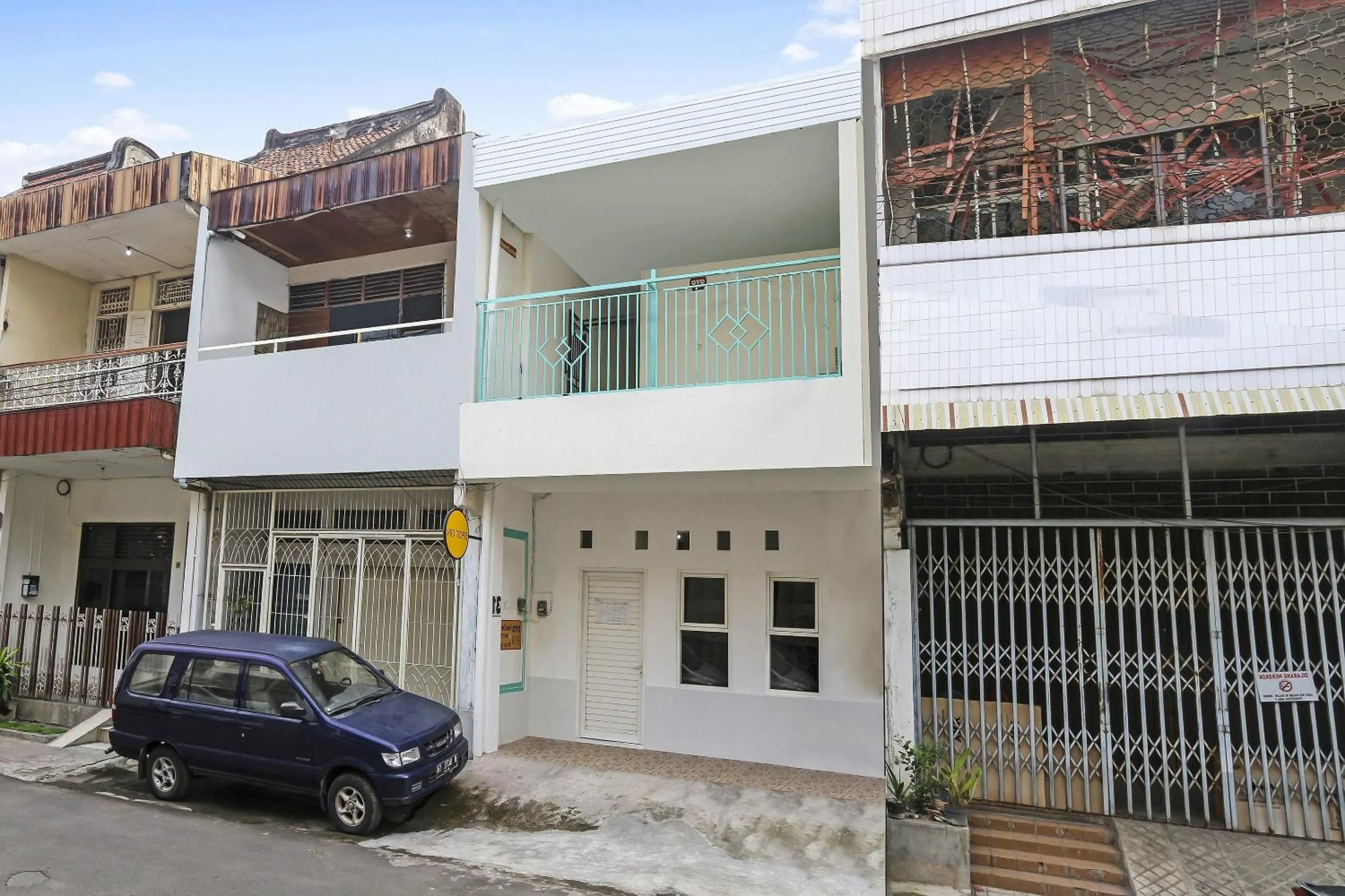 Facade/entrance in Hotel O Gang Tengah Homestay Syariah