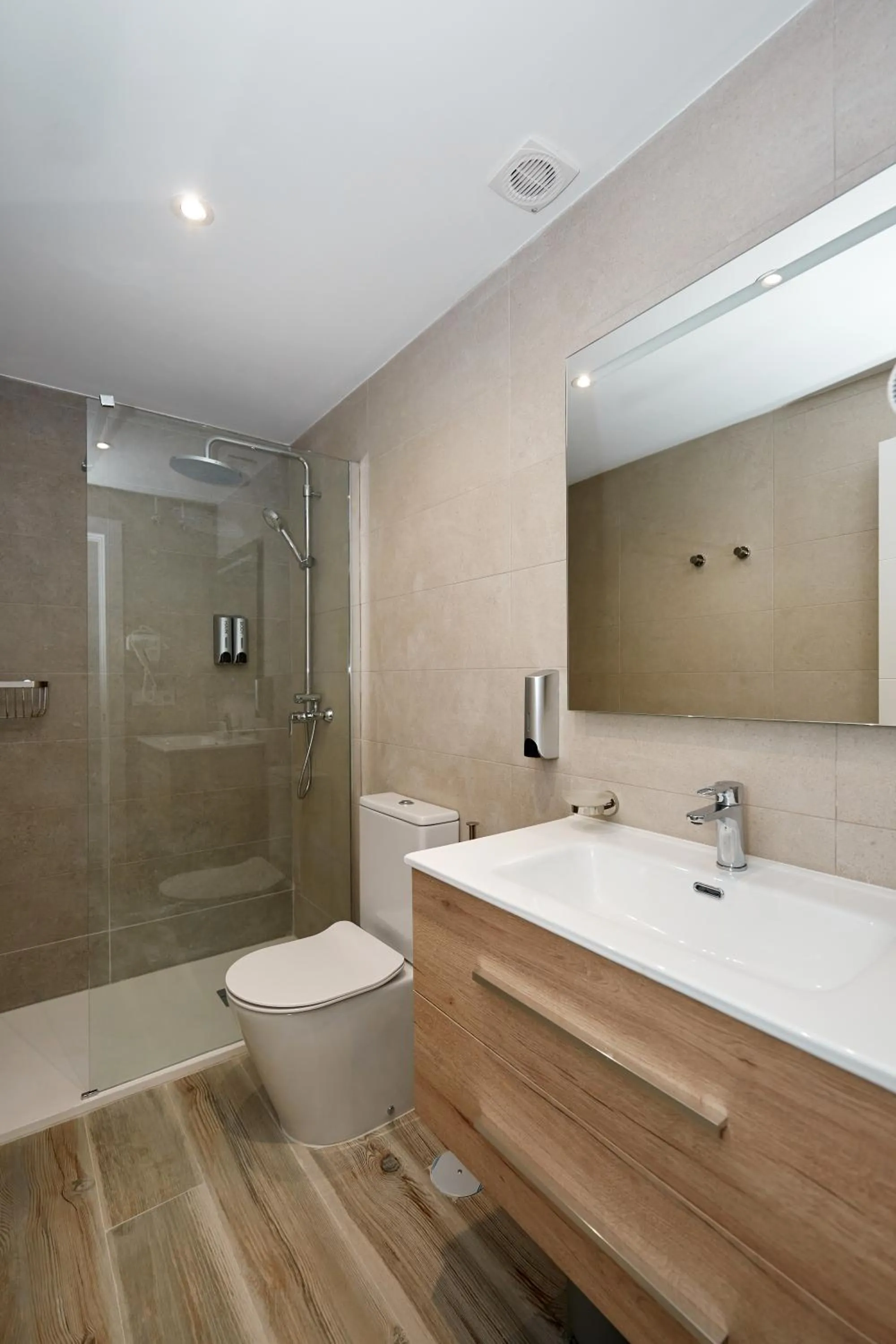 Shower in Wayteko Boutique Hotel