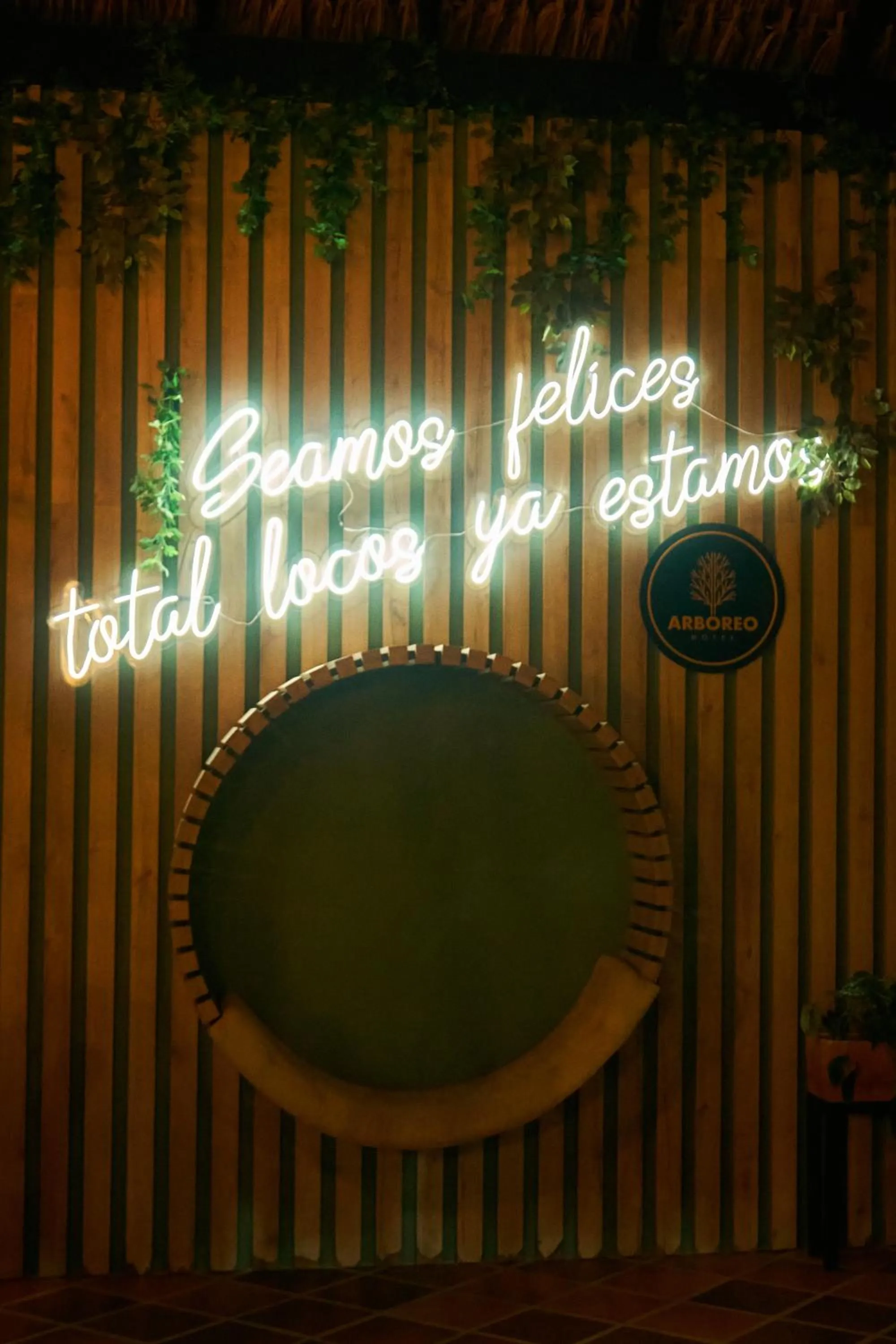 Text overlay in Hotel Arbóreo Doradal