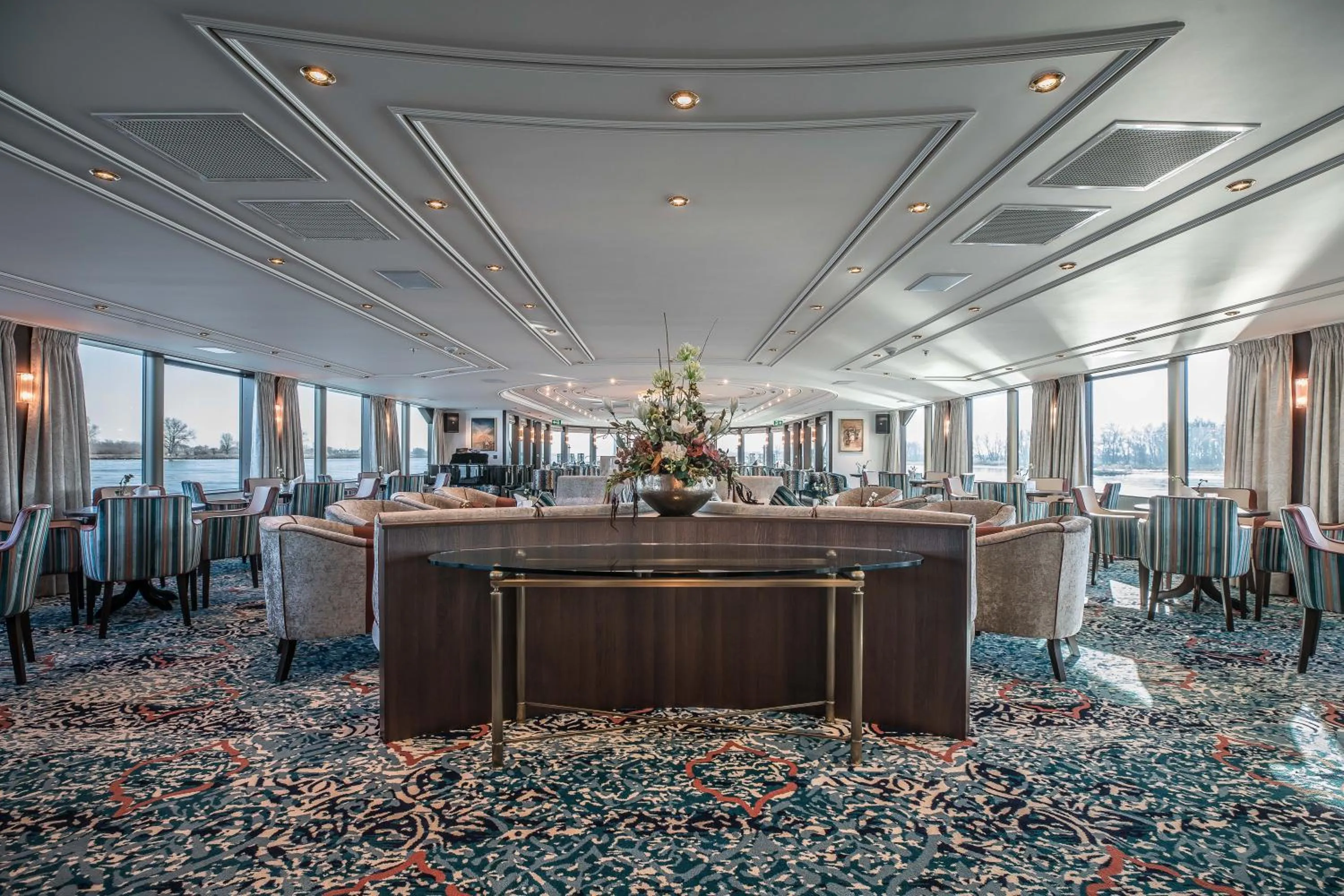 Lounge or bar in VIVA RIVERSIDE 4 Köln