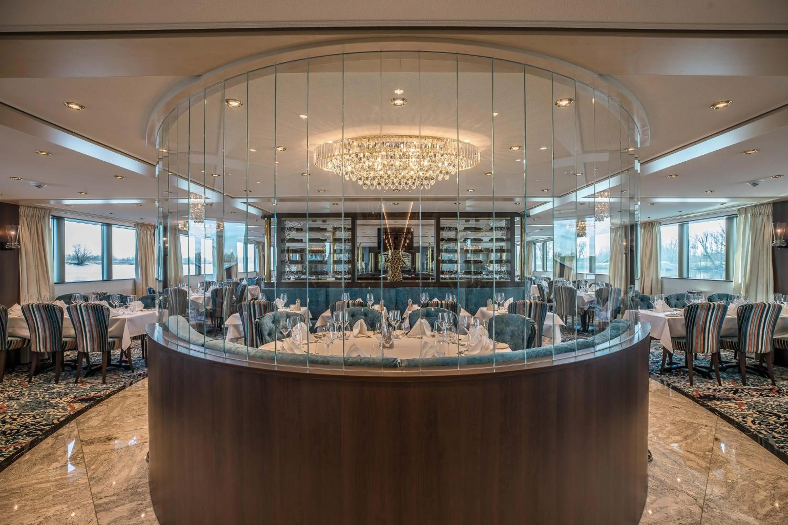 Restaurant/places to eat in VIVA RIVERSIDE 4 Köln