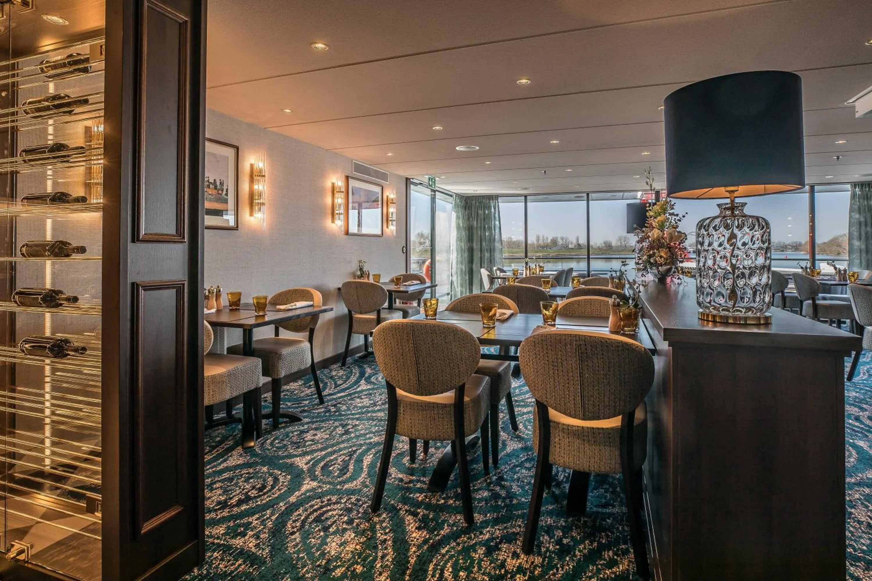 Restaurant/places to eat in VIVA RIVERSIDE 4 Köln