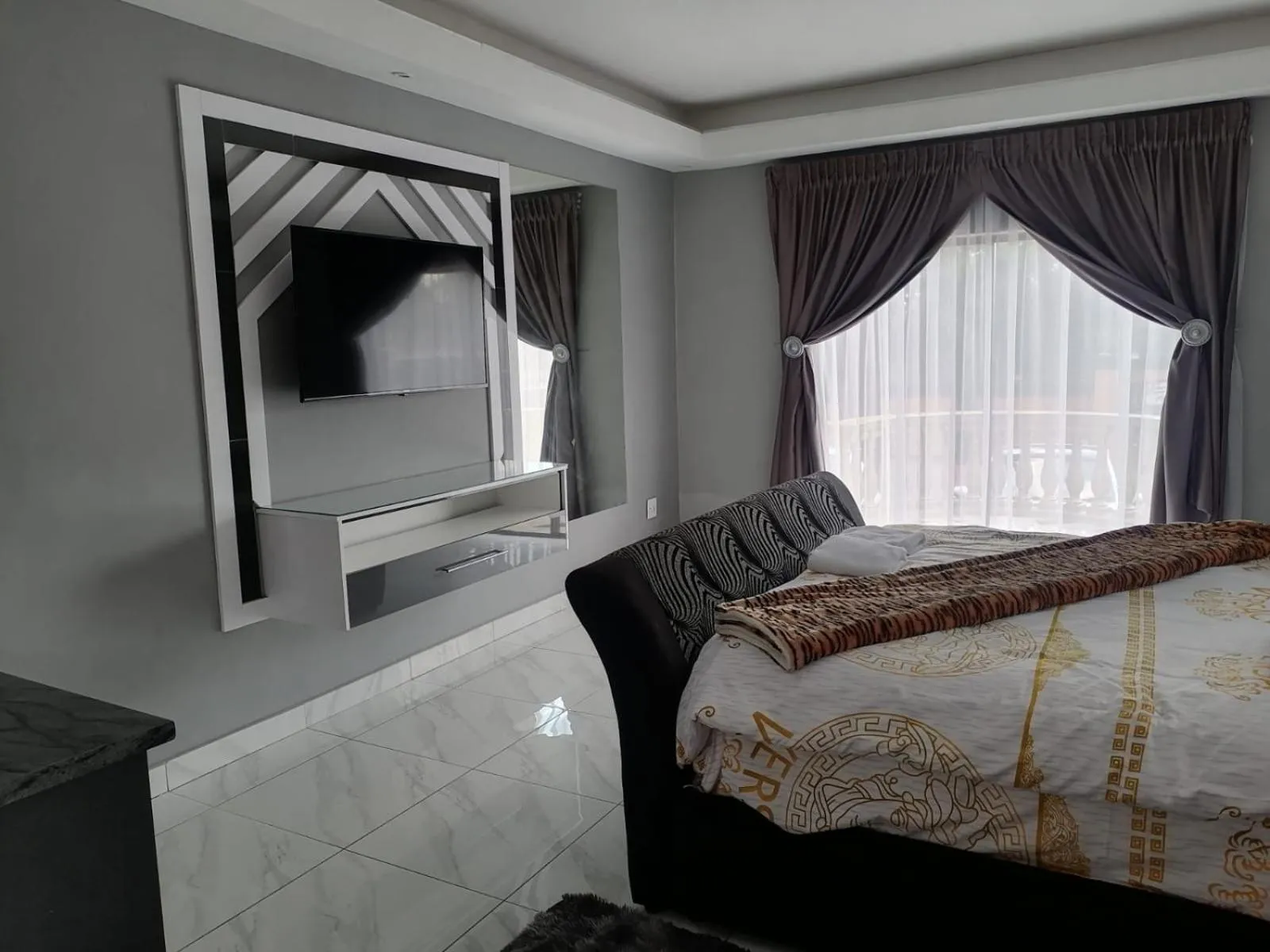 Bed in National Lodge