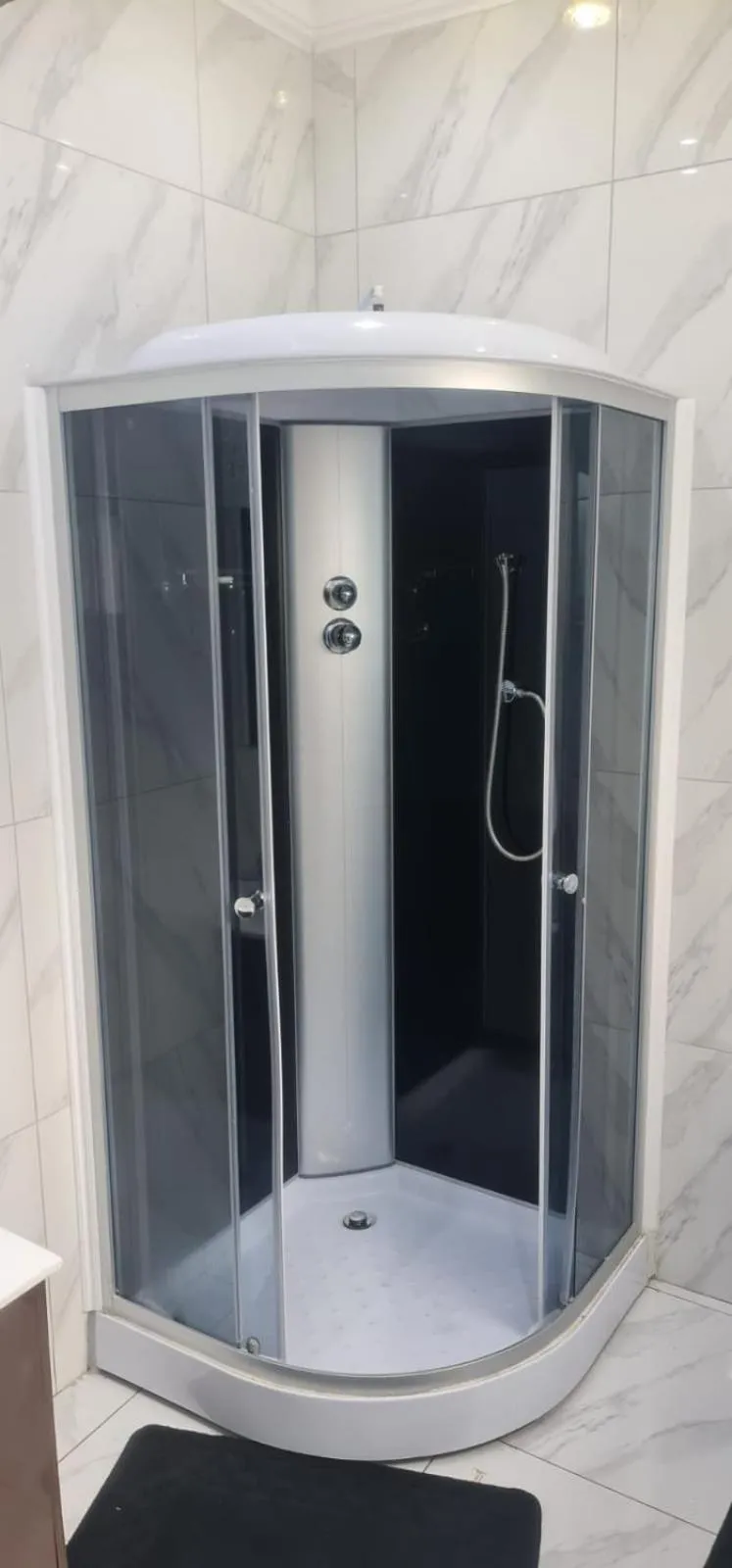 Shower in National Lodge