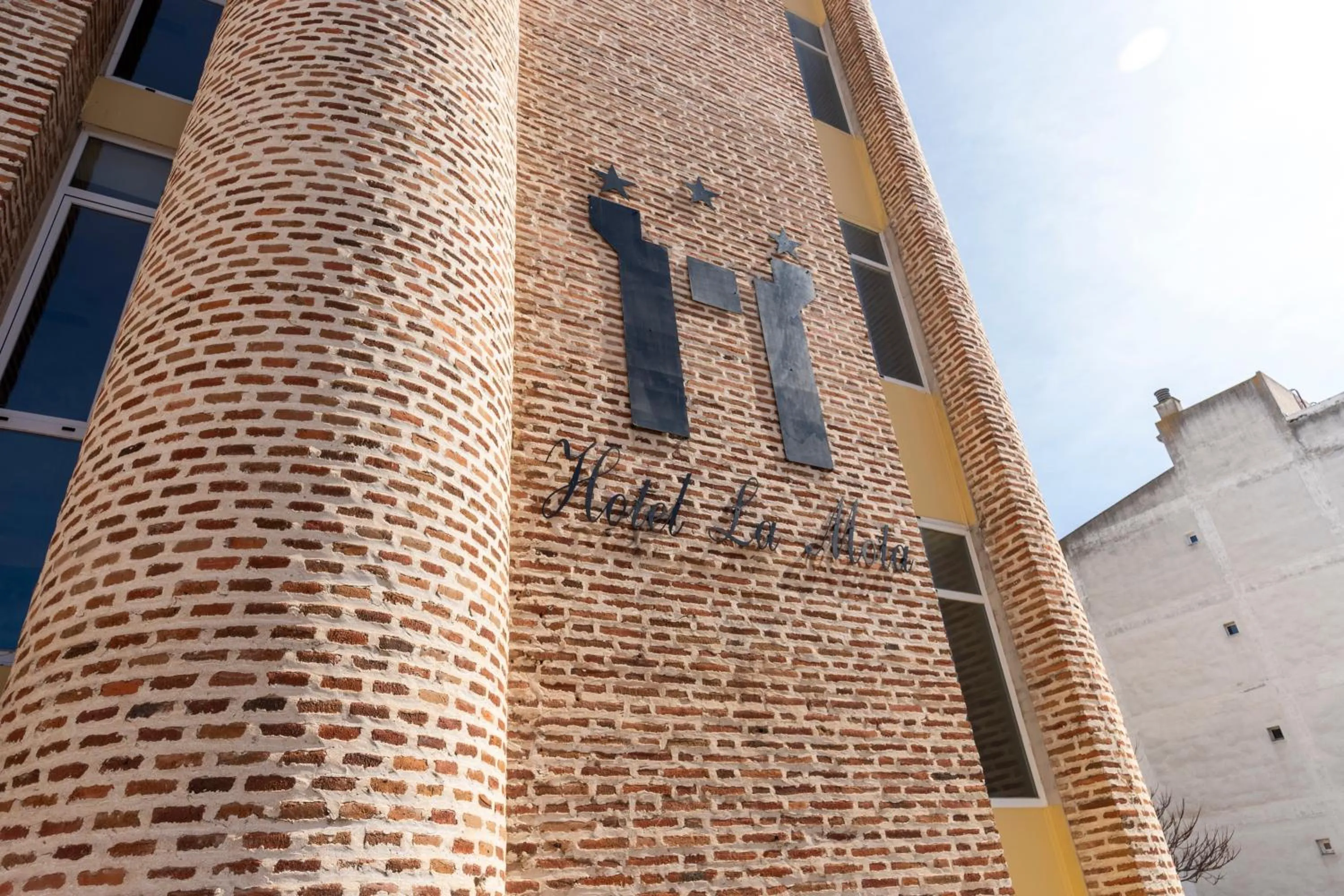 Facade/entrance in Hotel La Mota by Punta25 Hotels Group