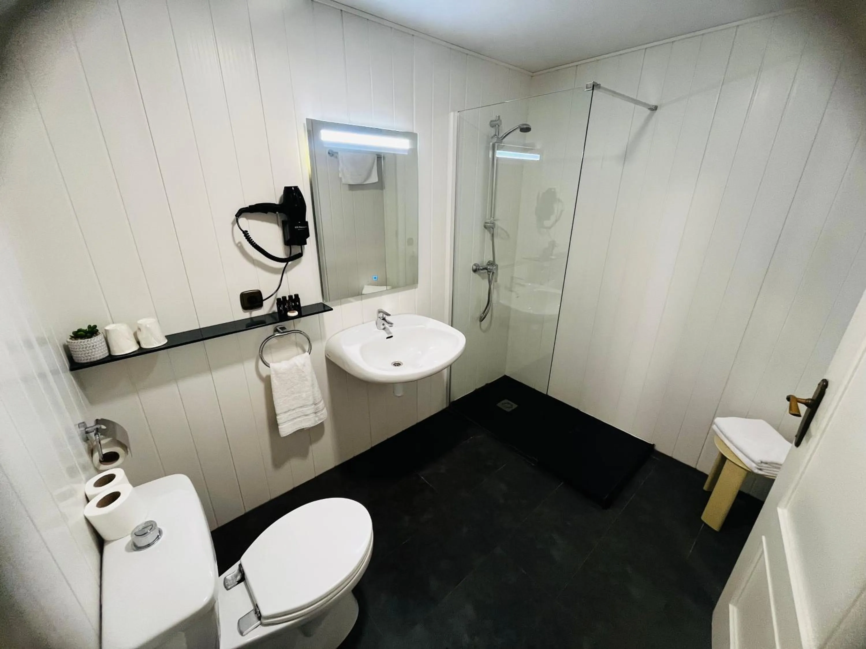 Bathroom in HMC K-ena