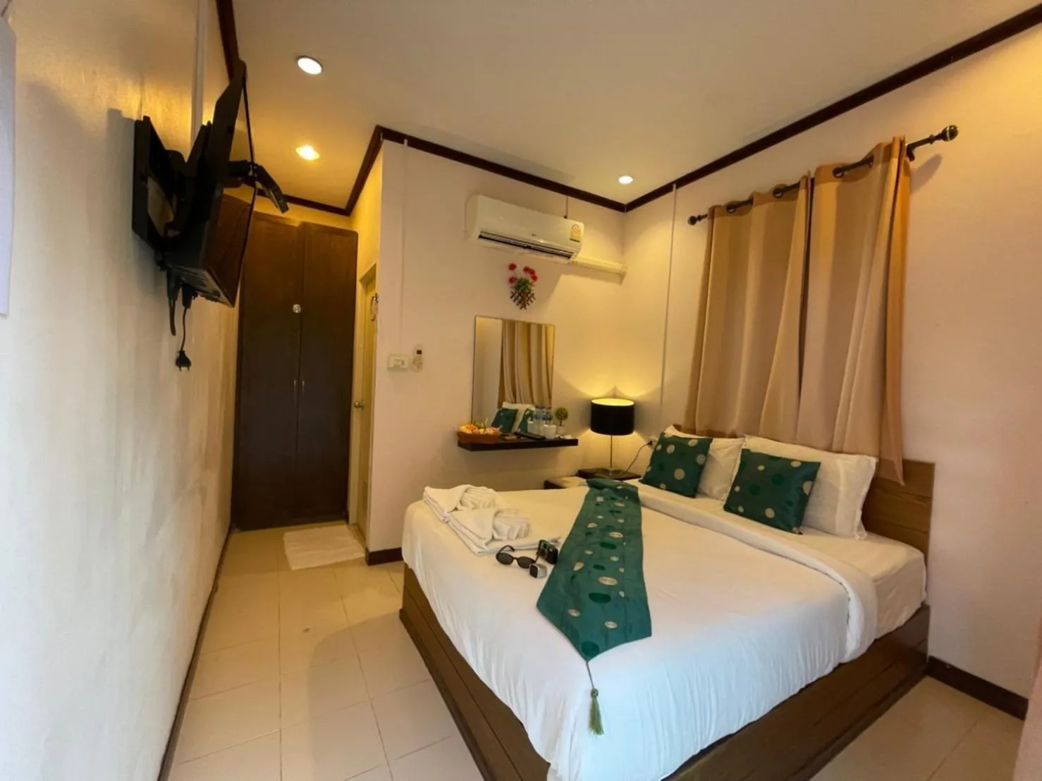 Bed in KK Lipe Resort