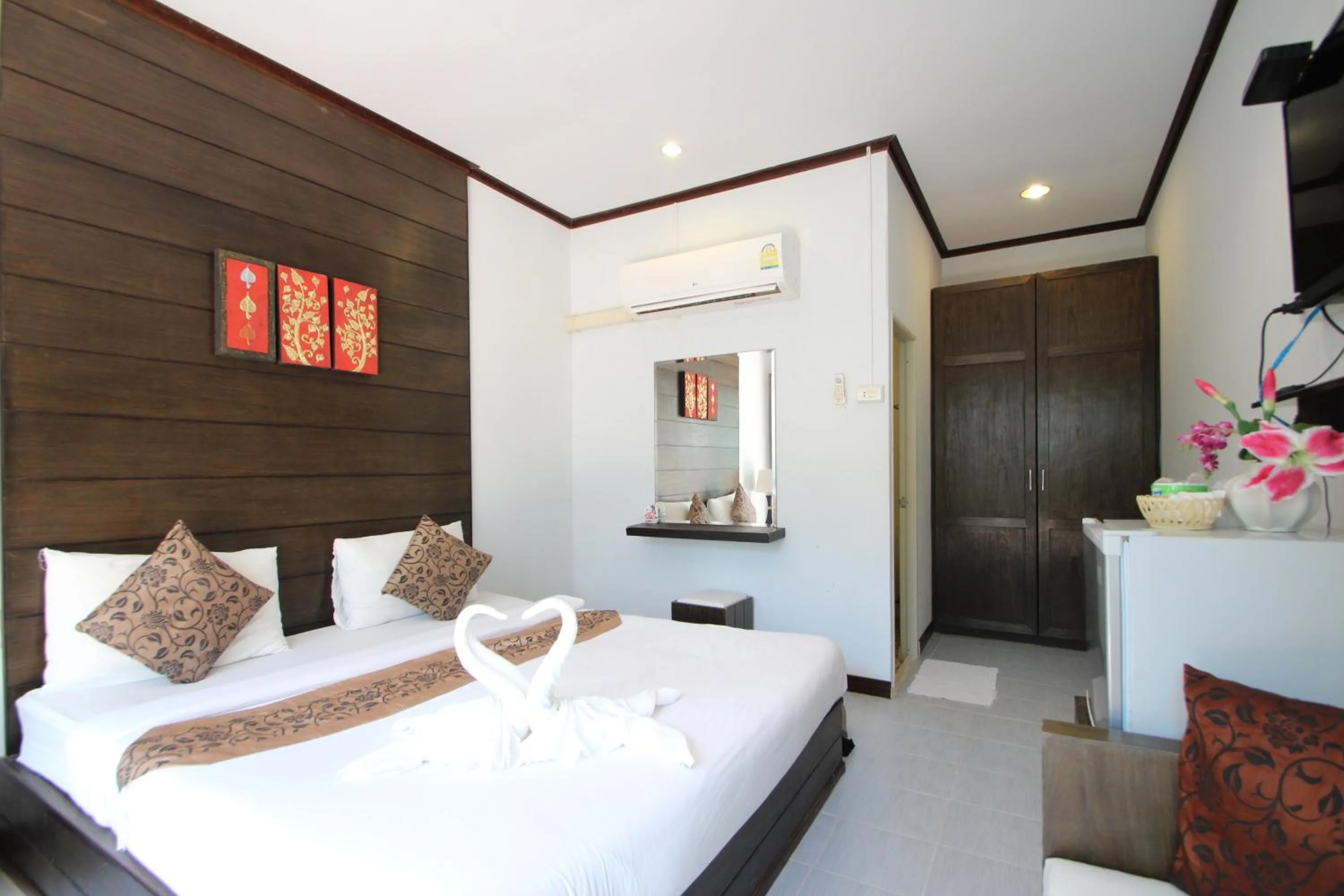 Bed in KK Lipe Resort