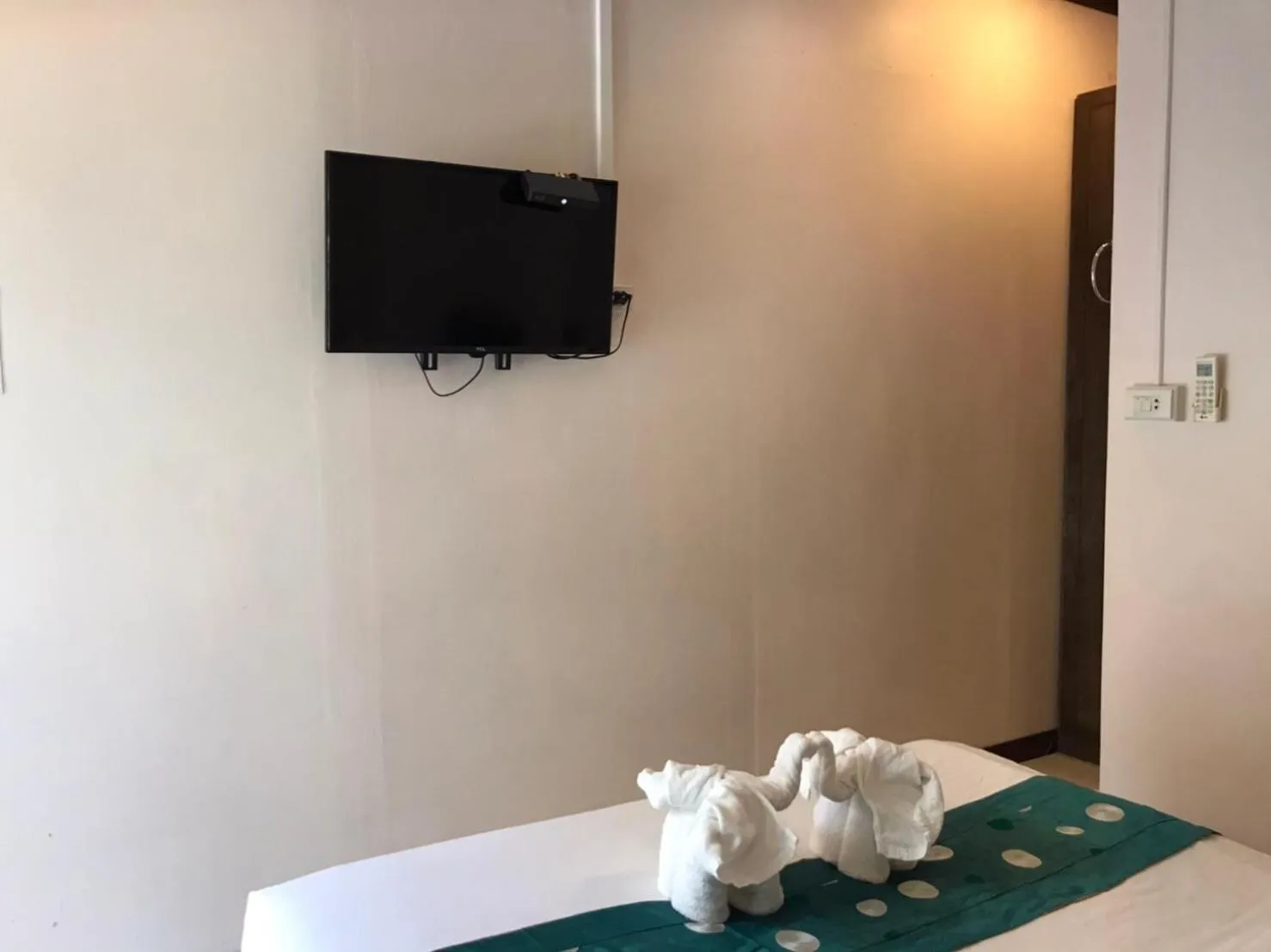 Bed in KK Lipe Resort