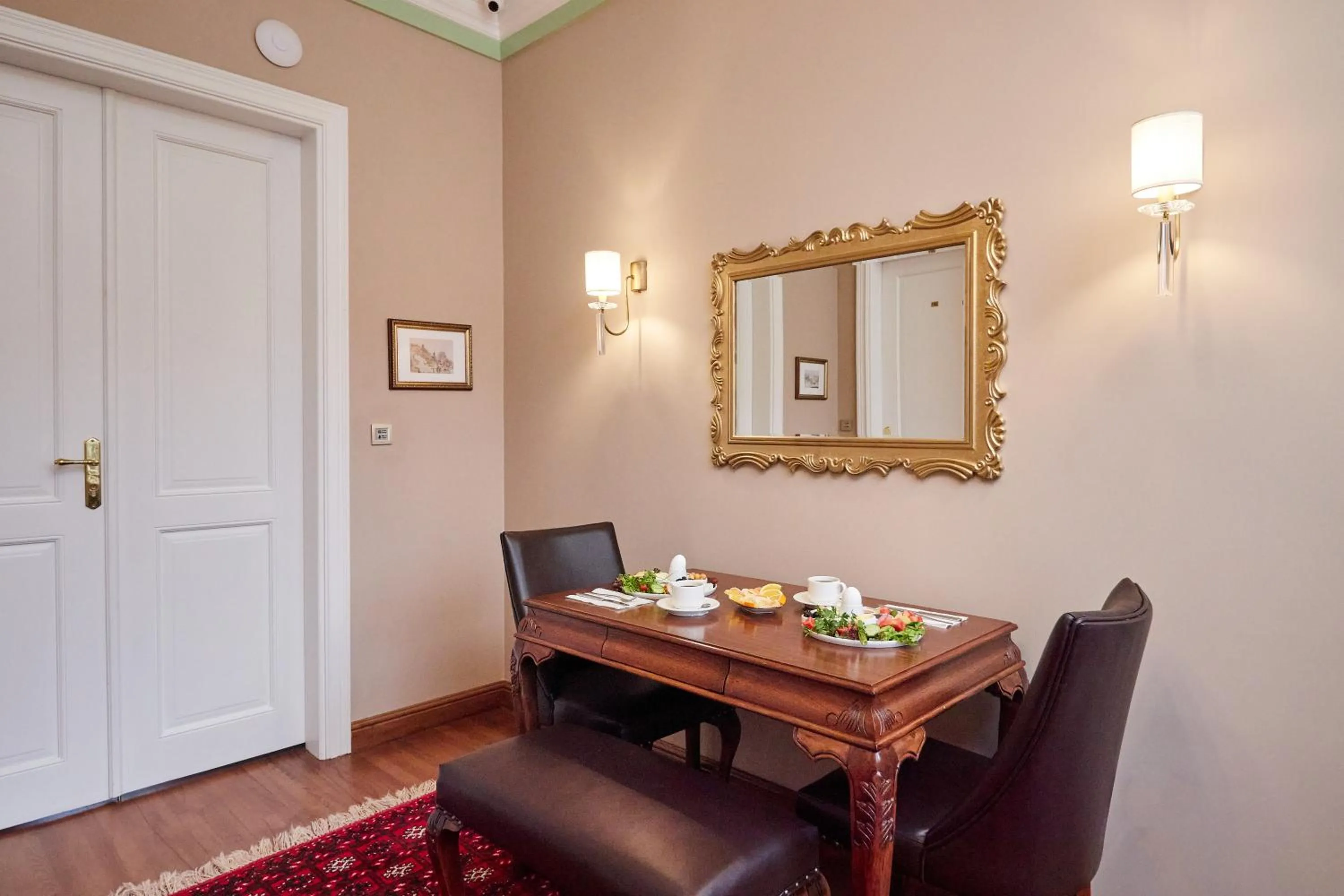 Coffee/tea facilities in White Palace Old City Boutique Hotel