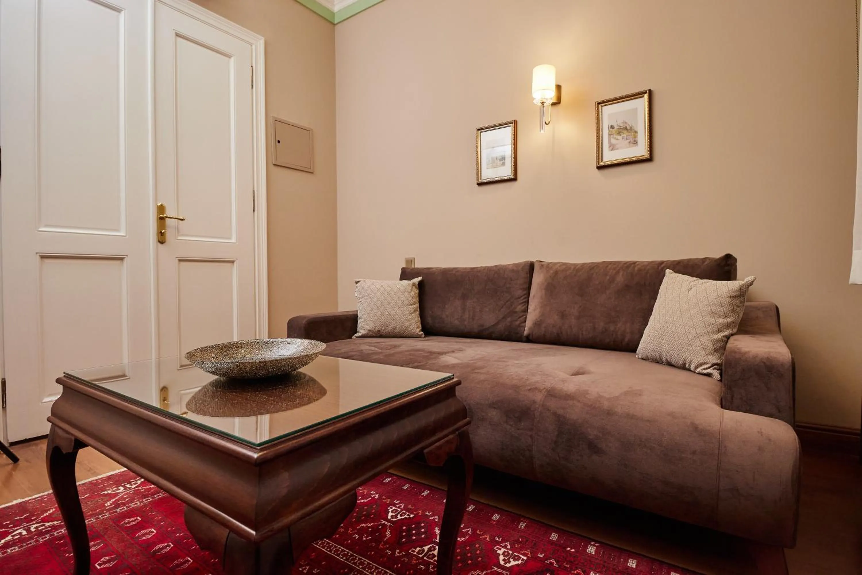 Living room in White Palace Old City Boutique Hotel