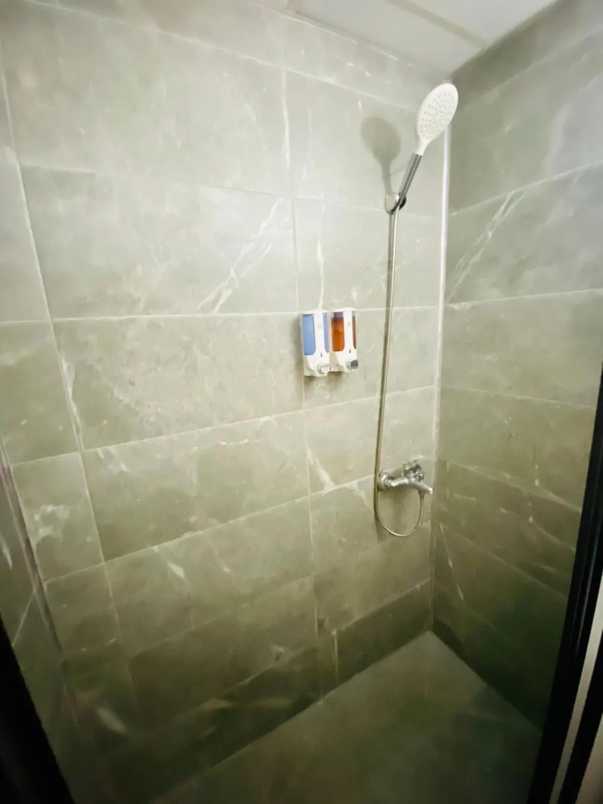 Shower in Airport Best Hotel