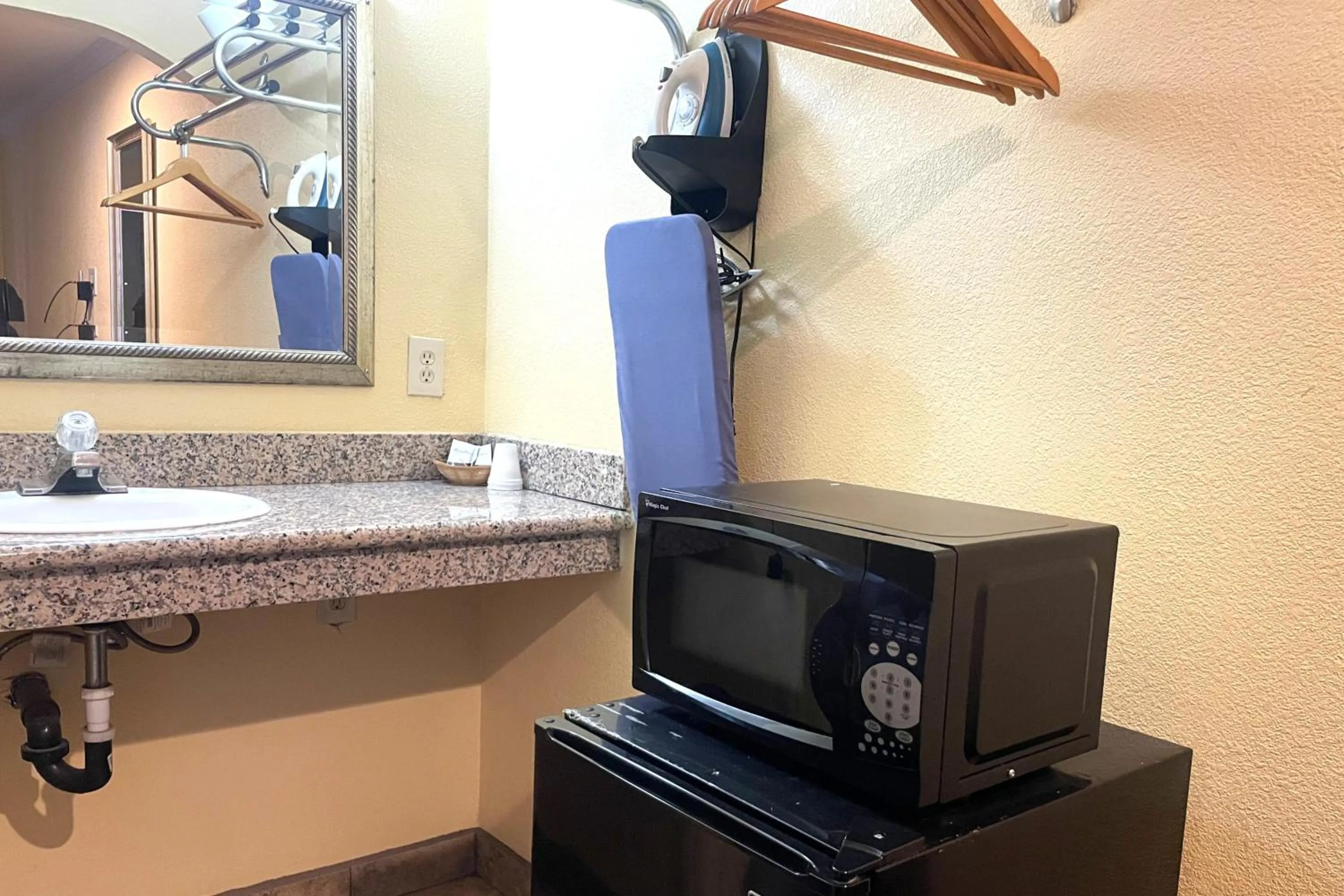 Area and facilities in Sunstar Inn Los Banos near I-5