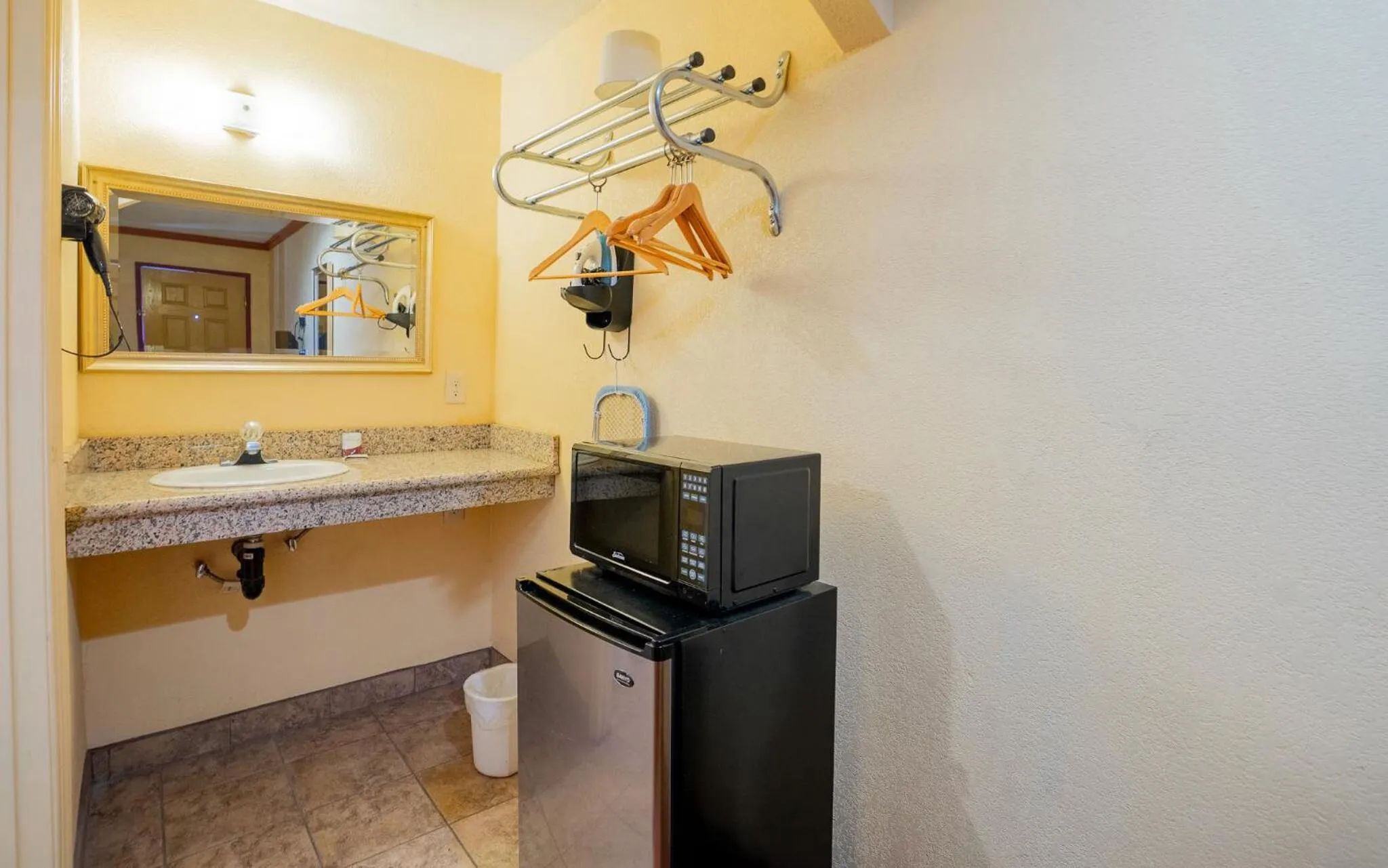 Area and facilities in Sunstar Inn Los Banos near I-5