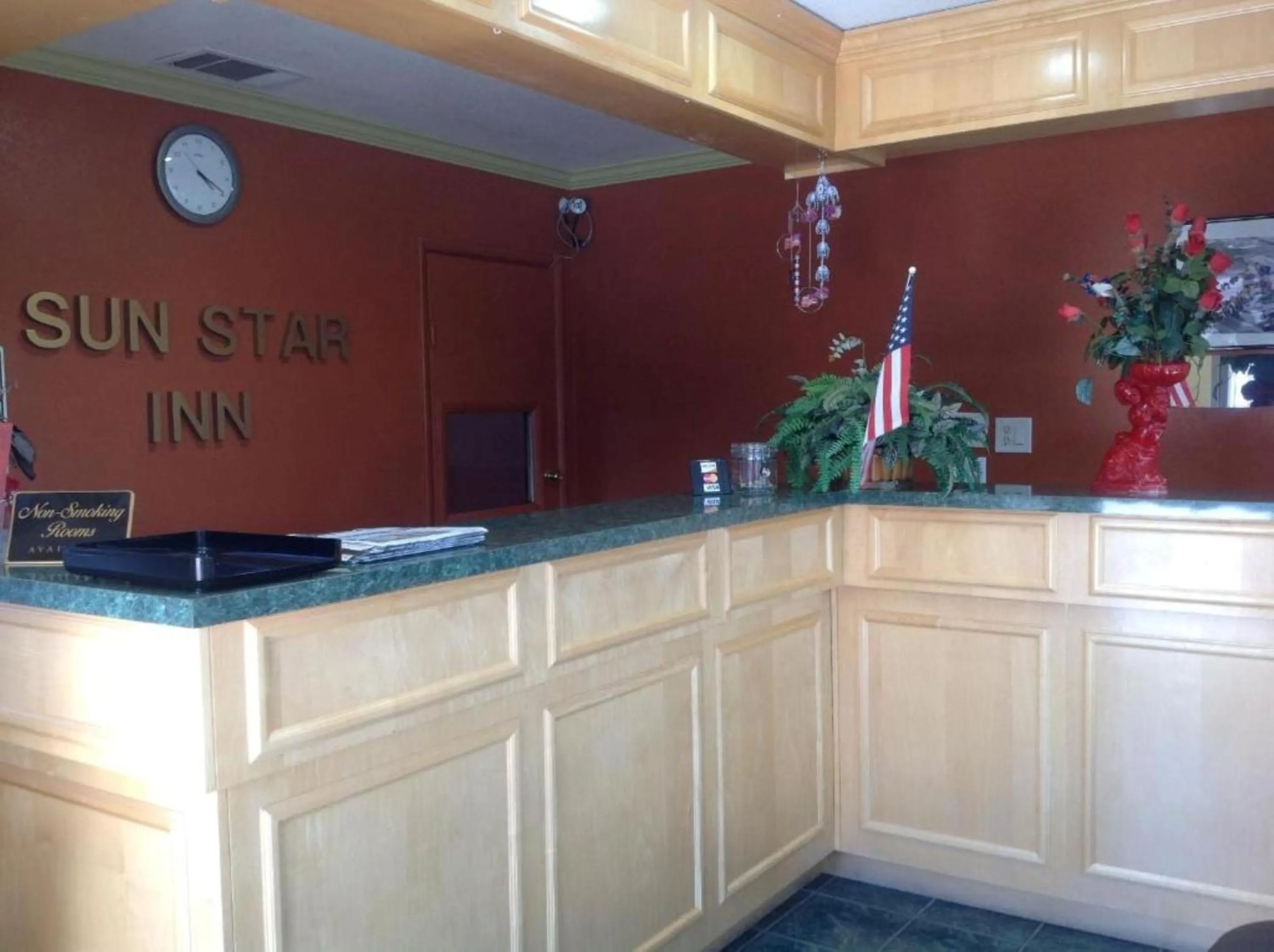 Lobby or reception in Sunstar Inn Los Banos near I-5