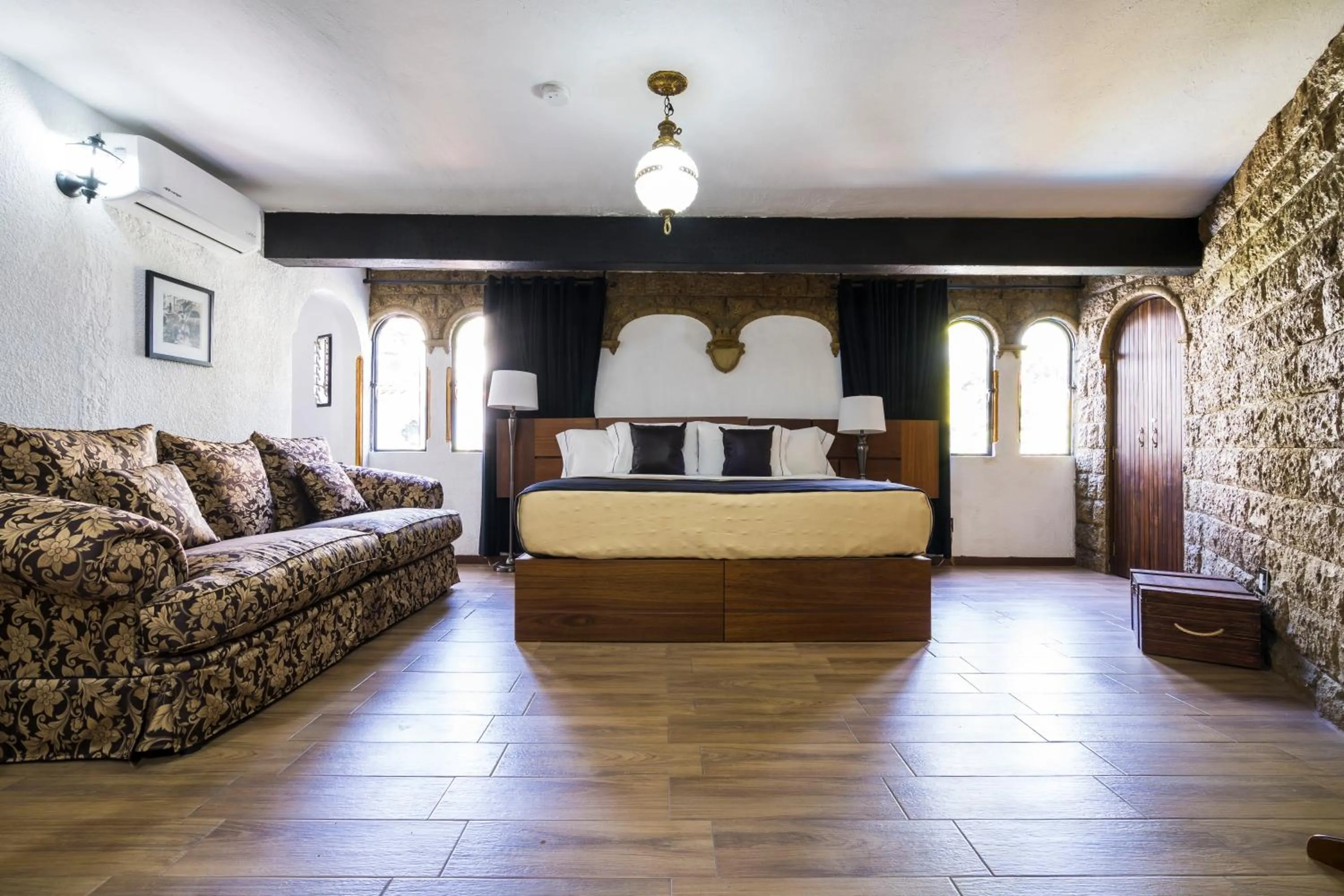 Photo of the whole room, Bed in Hotel Boutique La Mansión Guadalajara