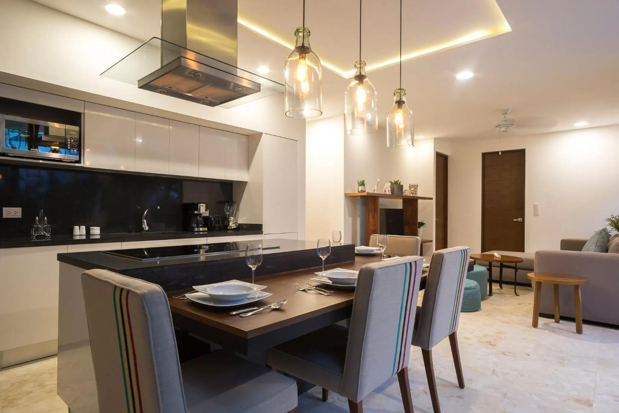 Kitchen or kitchenette in Lovely 1 Bedroom Condo with plunge pool In Bahia Principe Golf Resort