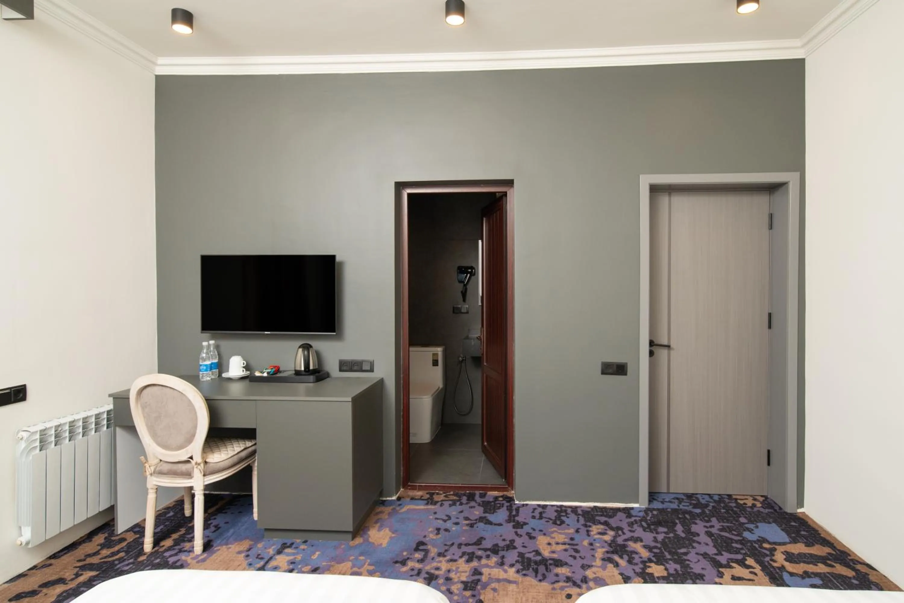 Standard Twin Room in Kefilyan Family Hotel