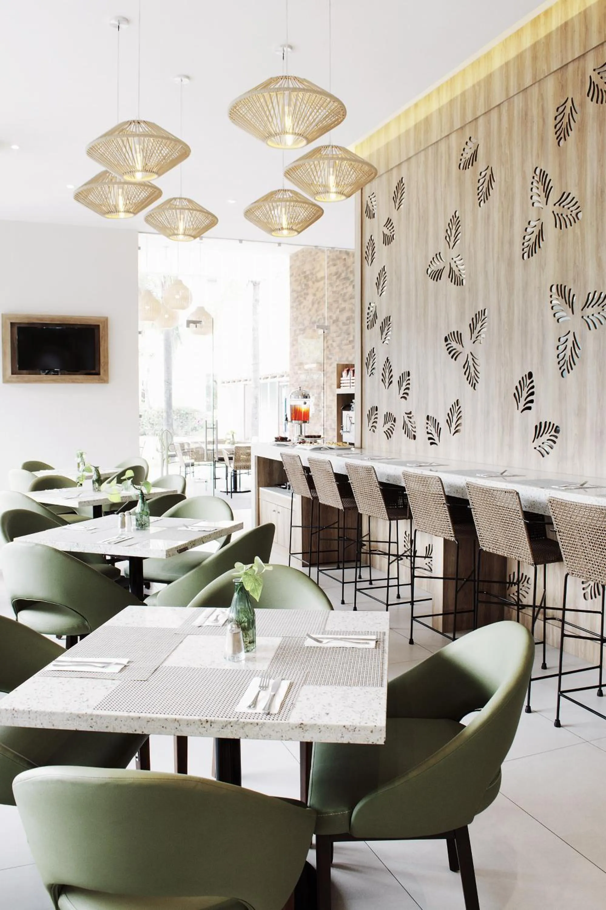 Restaurant/places to eat in Áurea Hotel and Suites