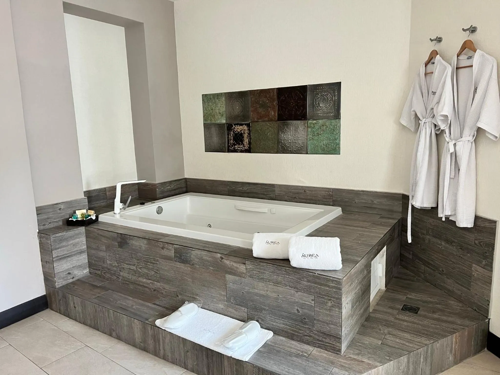 Bath in Áurea Hotel and Suites