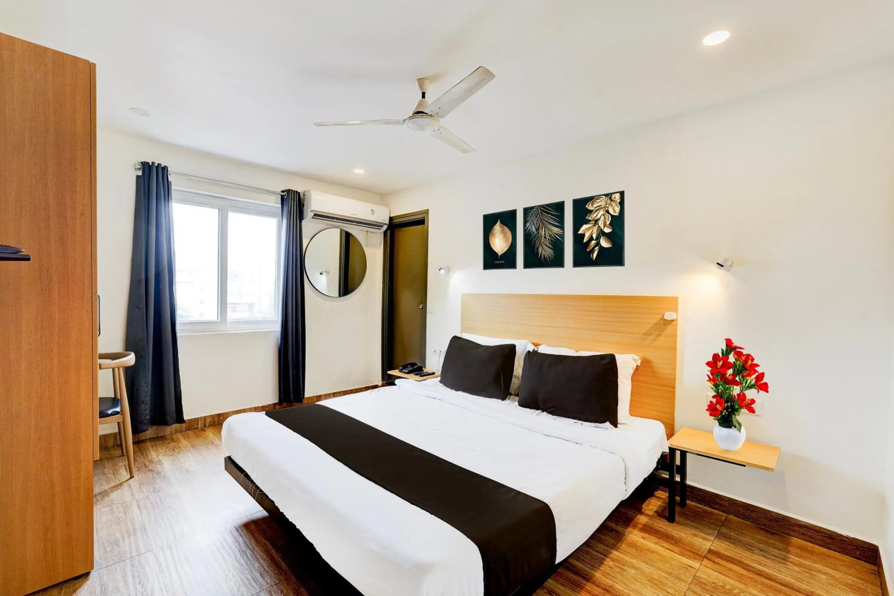 Bedroom, Bed in Super Townhouse Tirupati